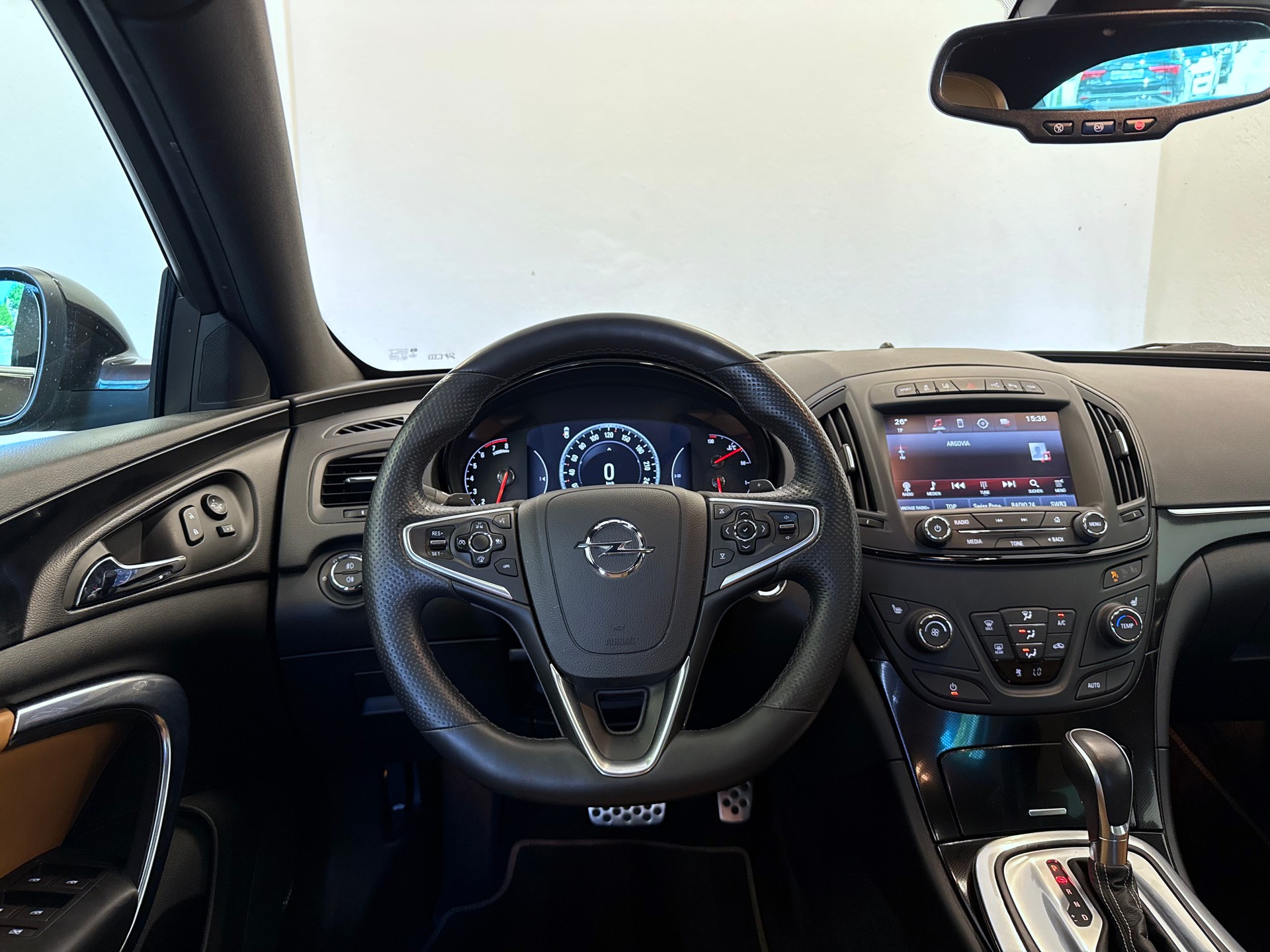 OPEL Insignia 2.0 Turbo Sport Automatic-image-15