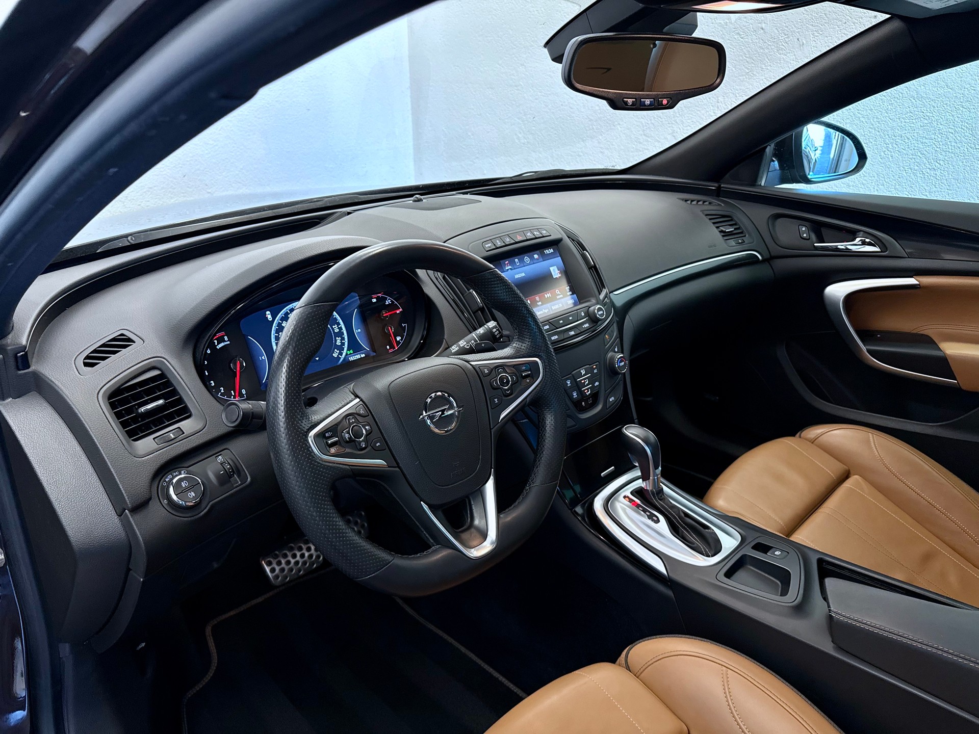 OPEL Insignia 2.0 Turbo Sport Automatic-image-11
