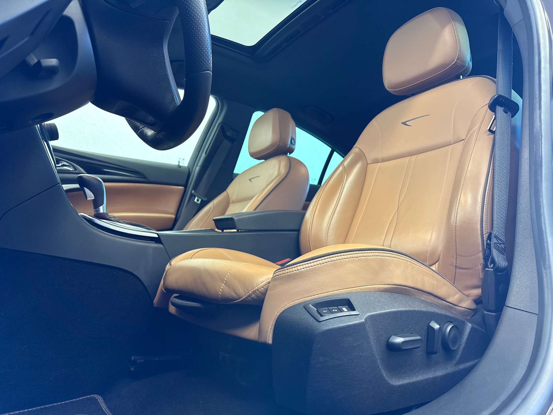 OPEL Insignia 2.0 Turbo Sport Automatic-image-12