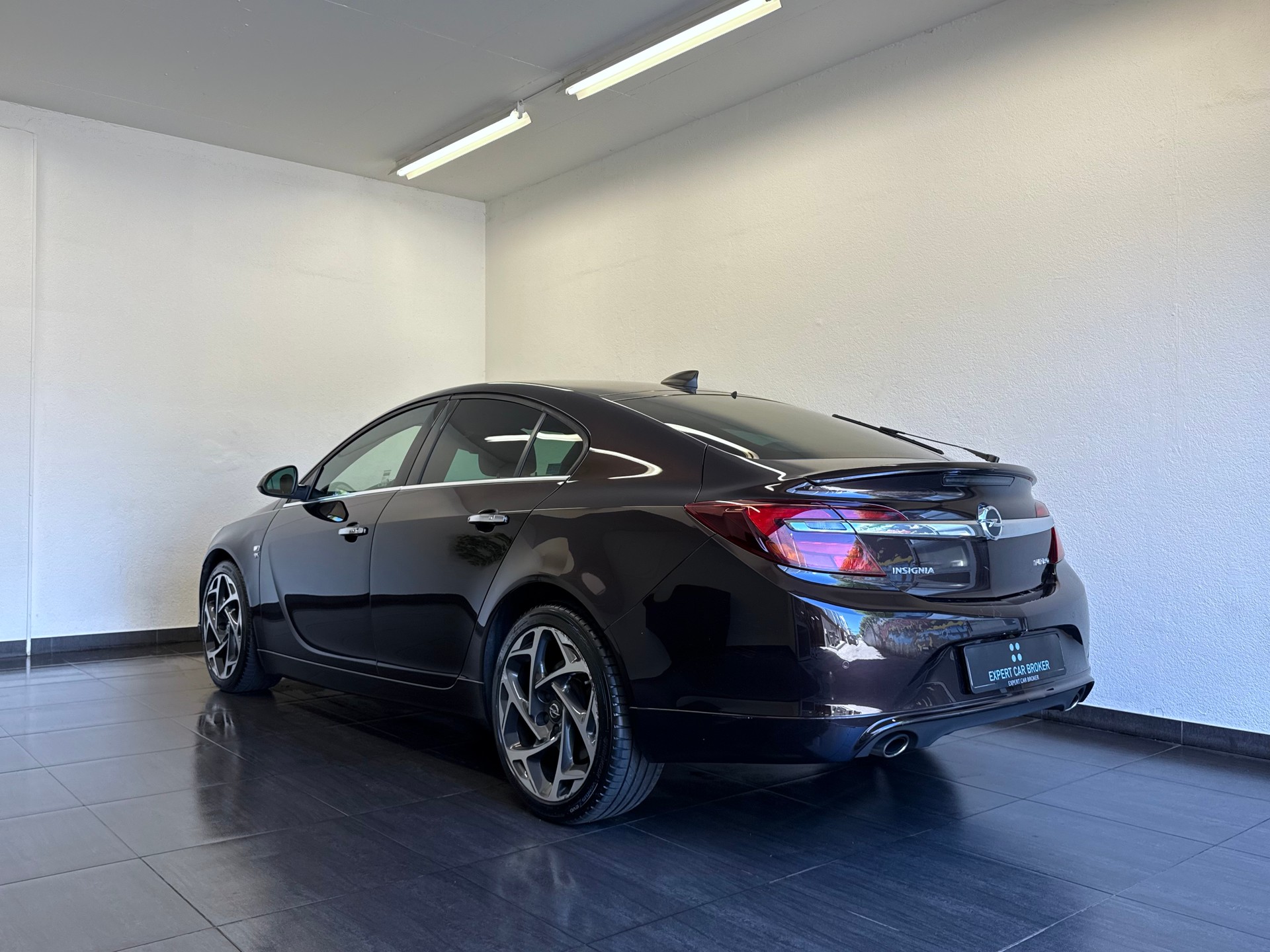 OPEL Insignia 2.0 Turbo Sport Automatic-showroom-element-2