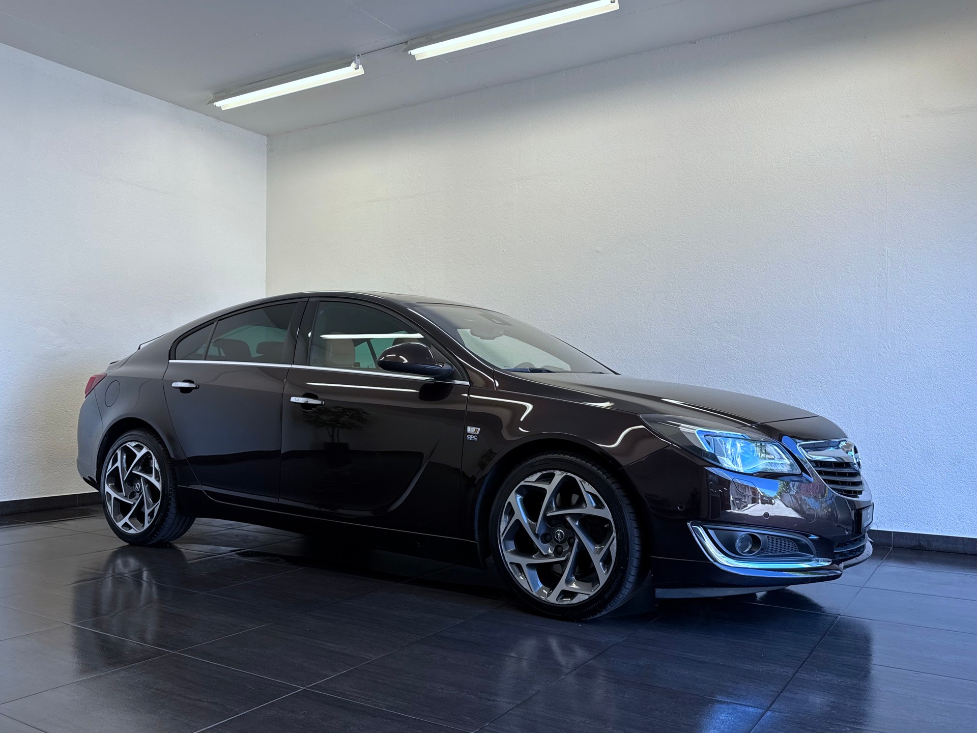 OPEL Insignia 2.0 Turbo Sport Automatic-image-24