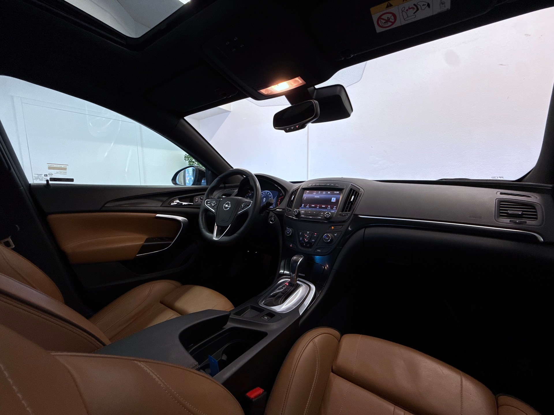 OPEL Insignia 2.0 Turbo Sport Automatic-image-21