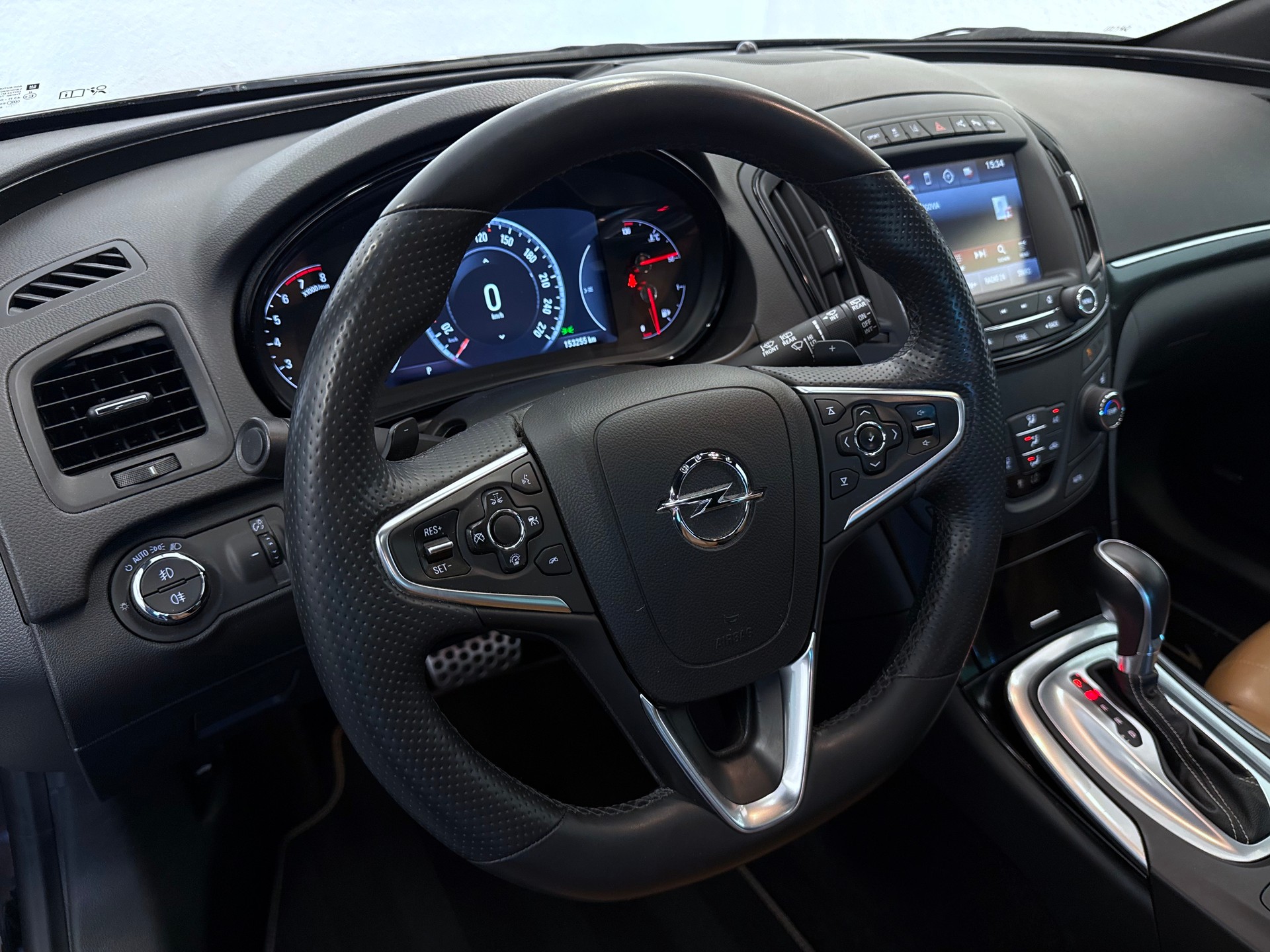 OPEL Insignia 2.0 Turbo Sport Automatic-image-8