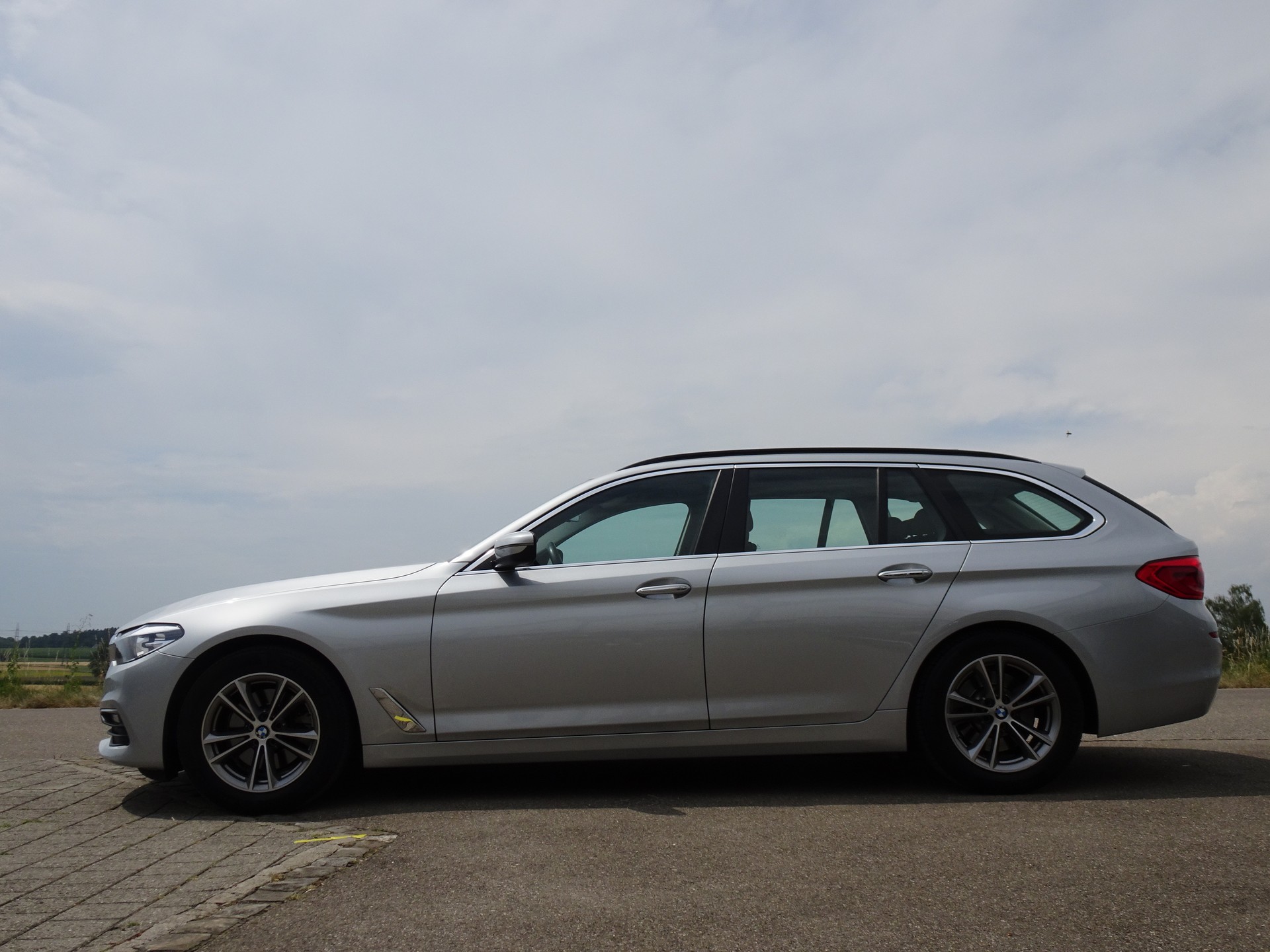 BMW 520d Touring Steptronic-image-1
