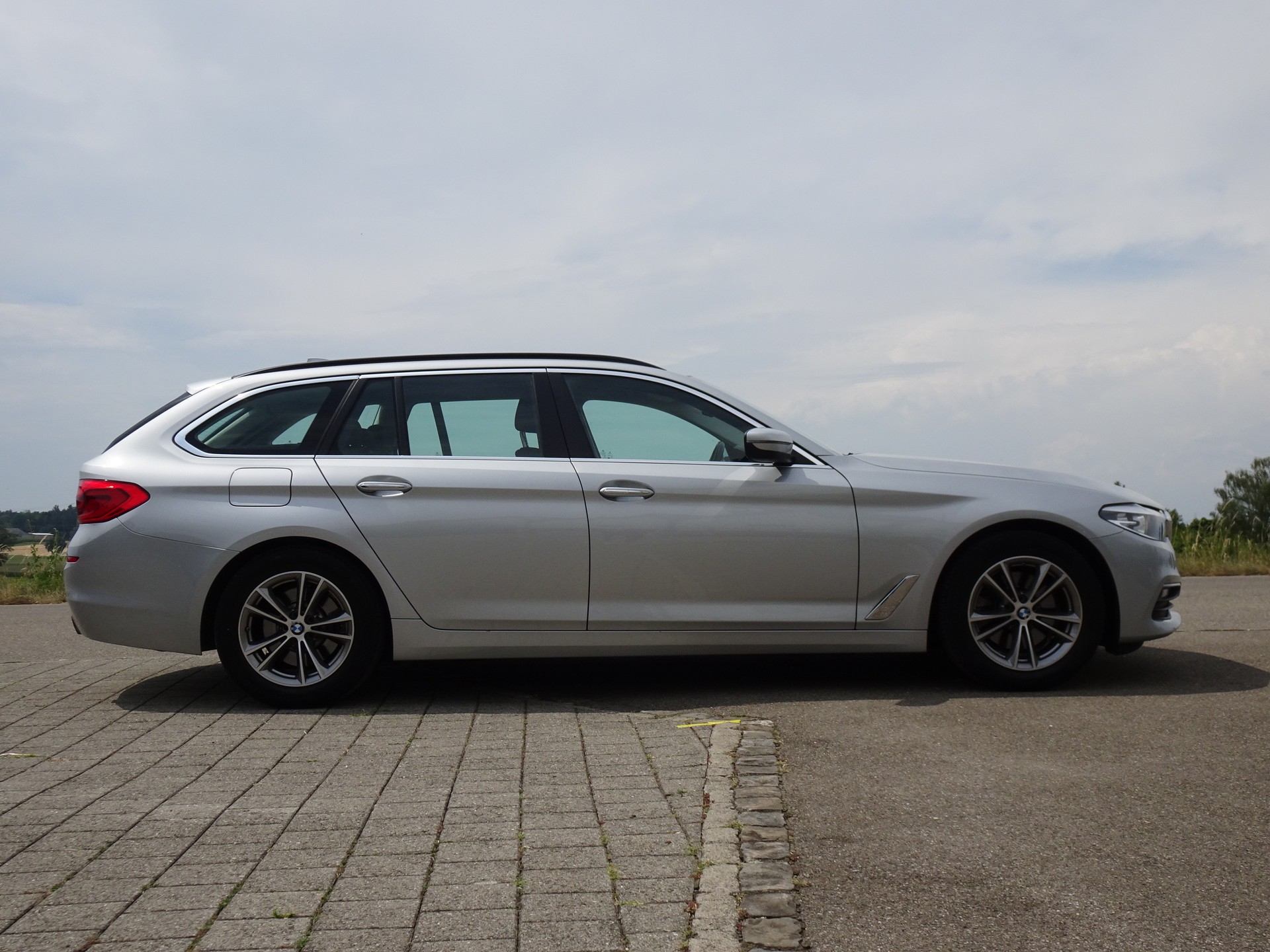 BMW 520d Touring Steptronic-image-4