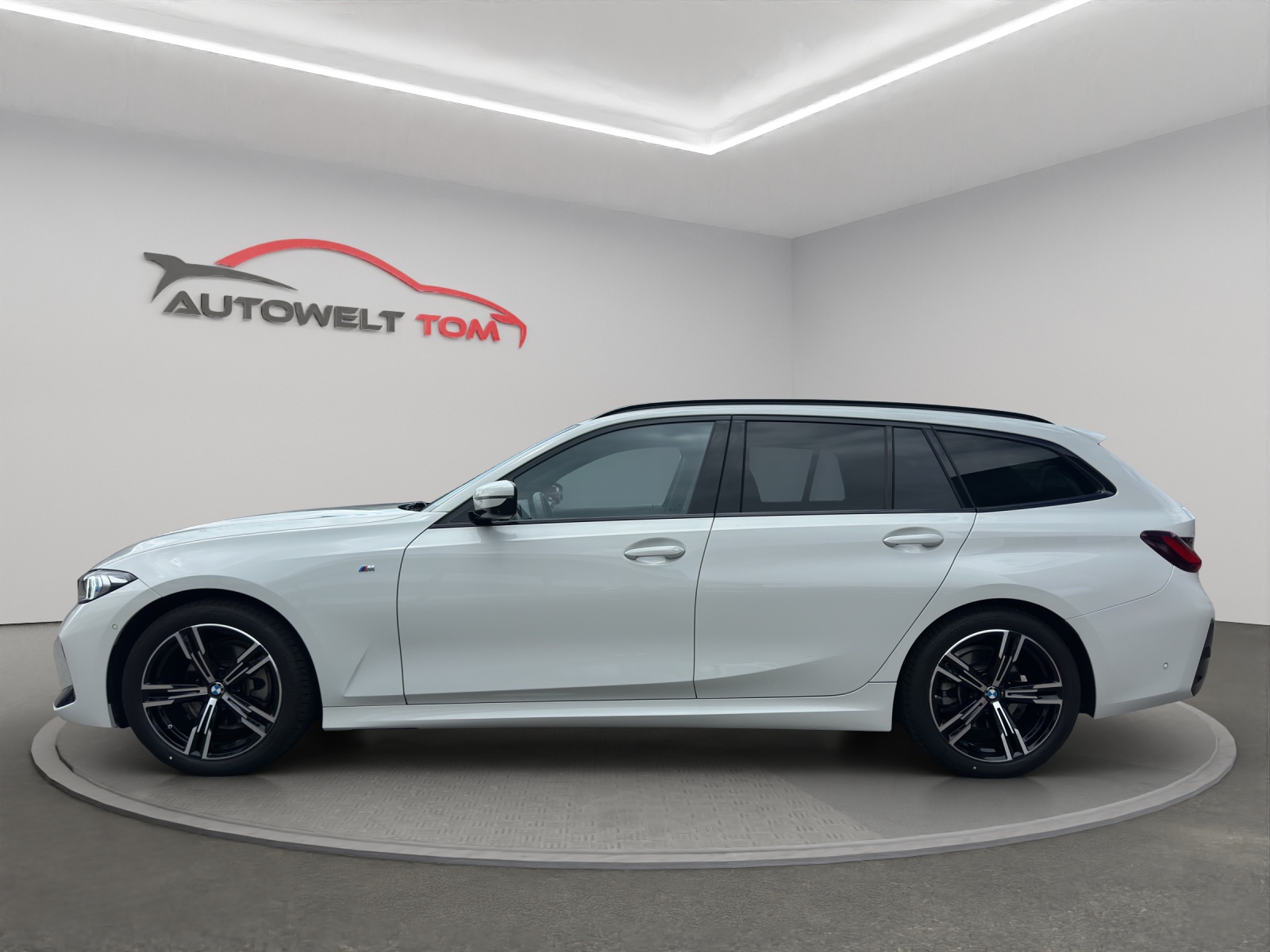 BMW 320d xDrive 48V Touring Steptronic M Sport 🏁*CH*gratis Service*-image-1