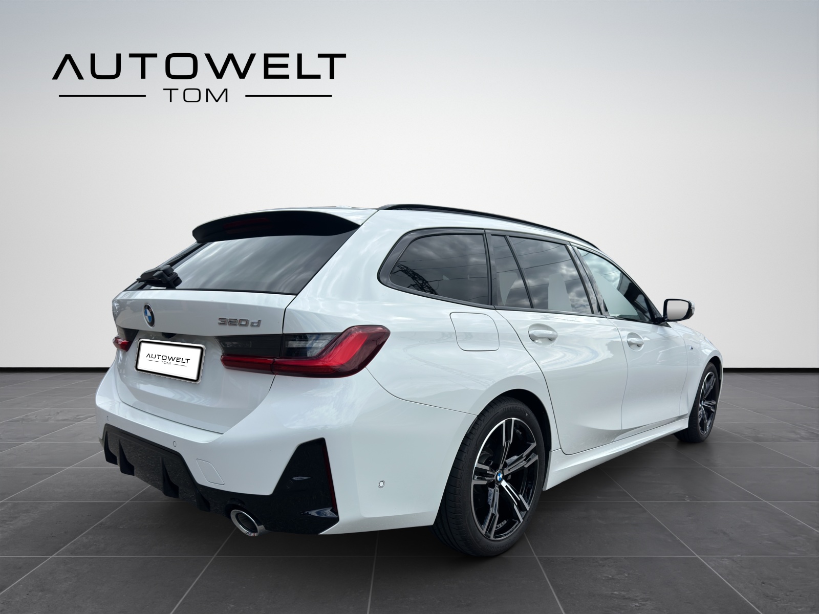 BMW 320d xDrive 48V Touring Steptronic M Sport 🏁*CH*gratis Service*-image-4