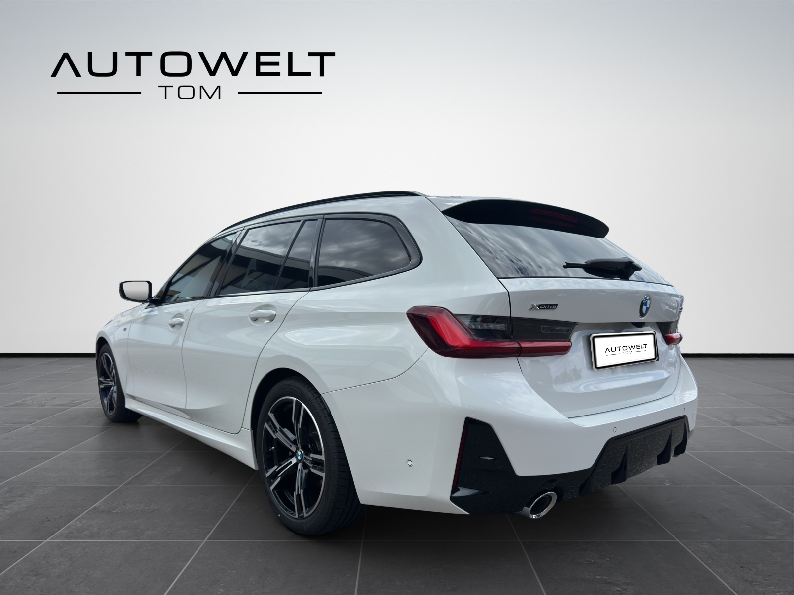 BMW 320d xDrive 48V Touring Steptronic M Sport 🏁*CH*gratis Service*-image-2