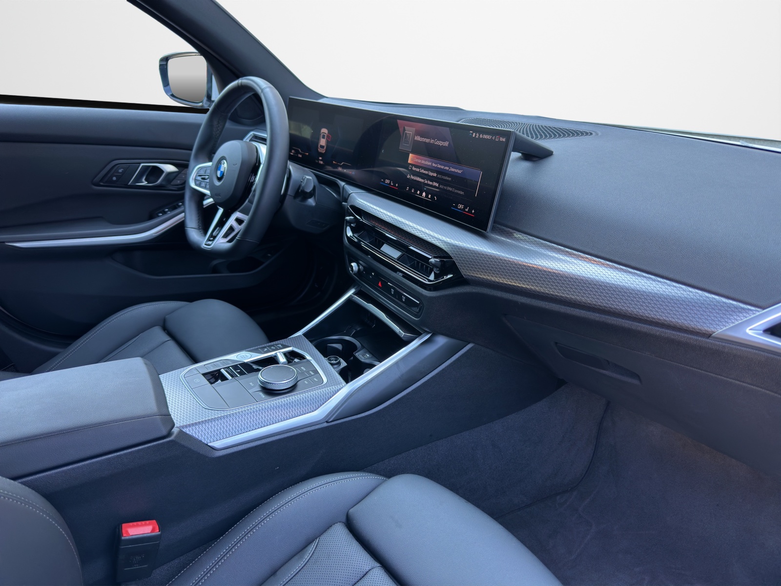 BMW 320d xDrive 48V Touring Steptronic M Sport 🏁*CH*gratis Service*-image-12