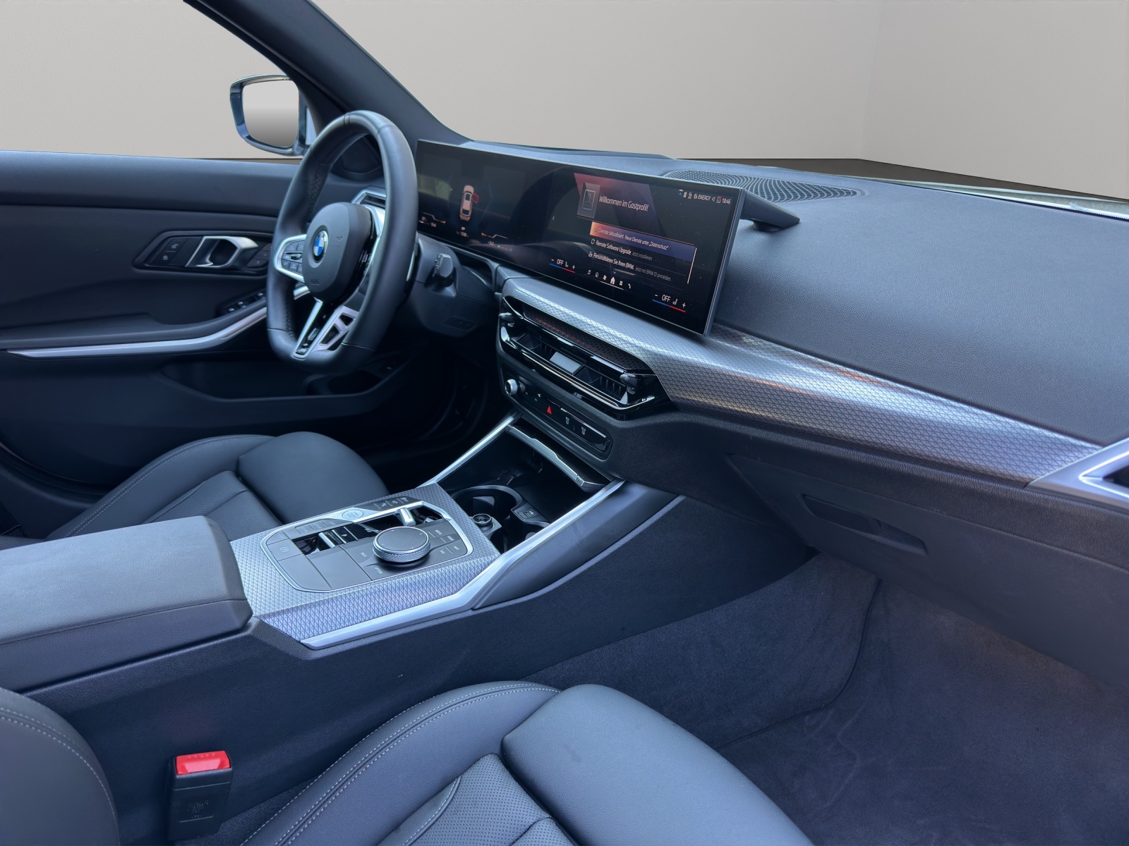 BMW 320d xDrive 48V Touring Steptronic M Sport 🏁*CH*gratis Service*-image-12