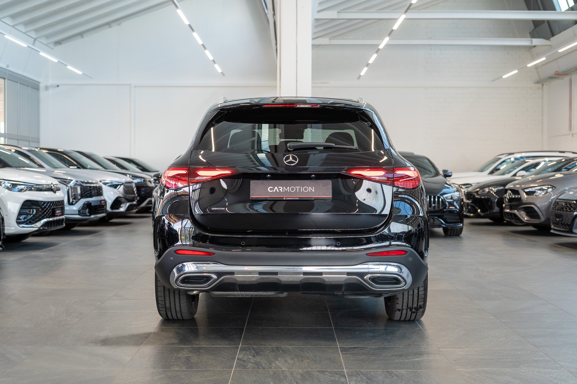 MERCEDES-BENZ GLC 220 d AMG Line 4matic / Panorama-Schiebedach / Ambiente-Beleuchtung / Sitzheizung-image-4