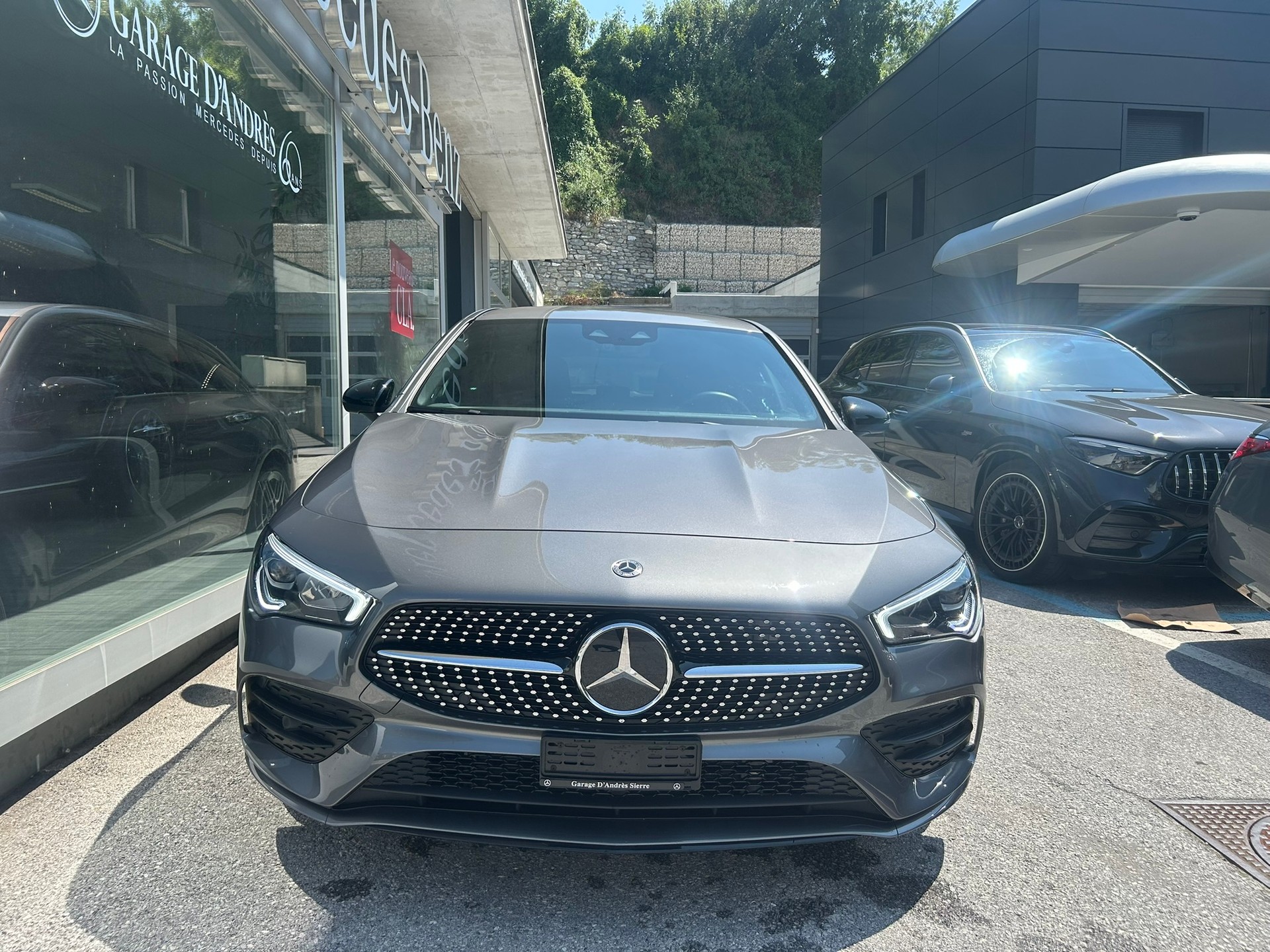 MERCEDES-BENZ CLA Shooting Brake 250 4Matic AMG Line Swiss Star-showroom-element-1