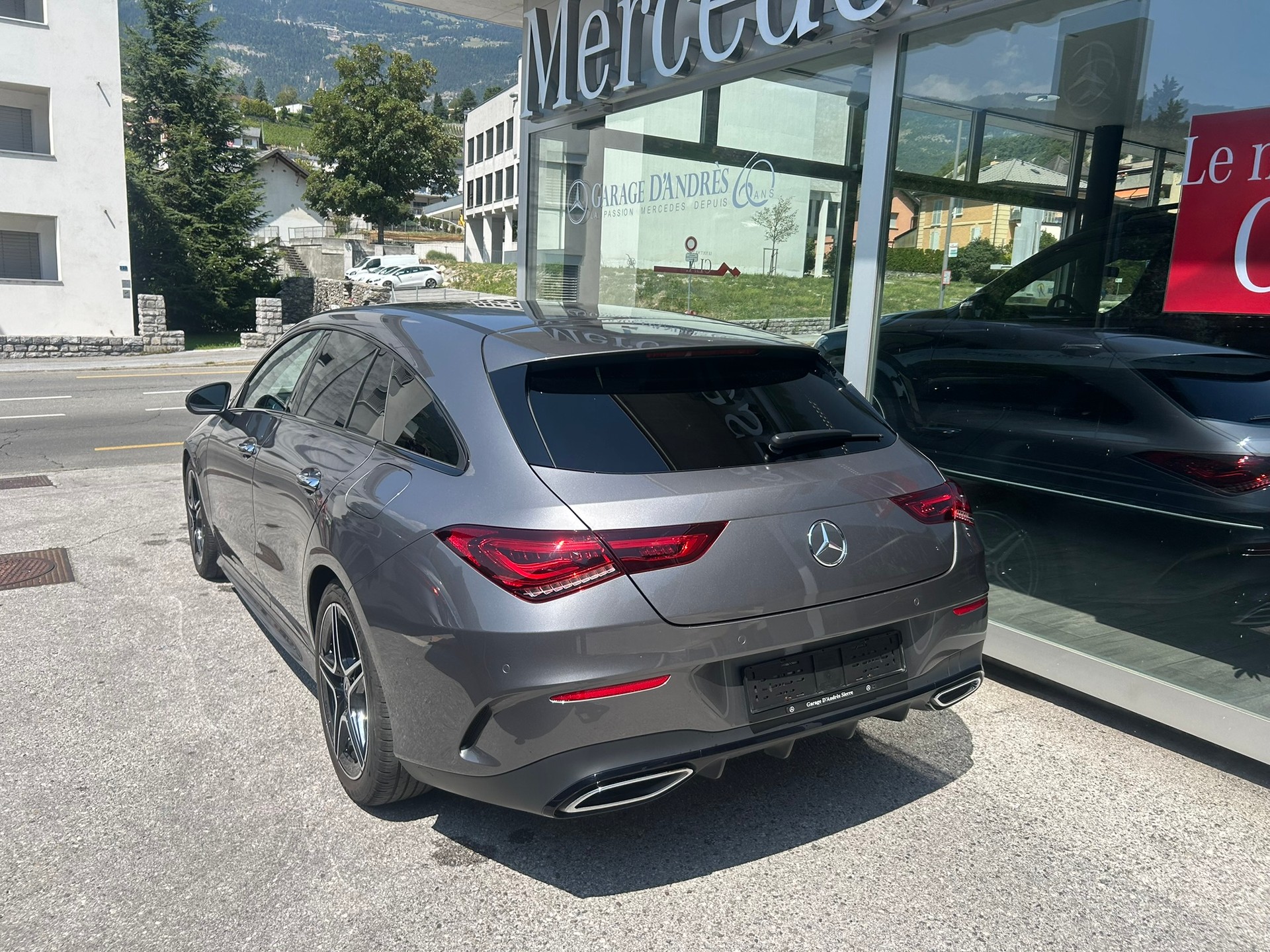 MERCEDES-BENZ CLA Shooting Brake 250 4Matic AMG Line Swiss Star-showroom-element-3