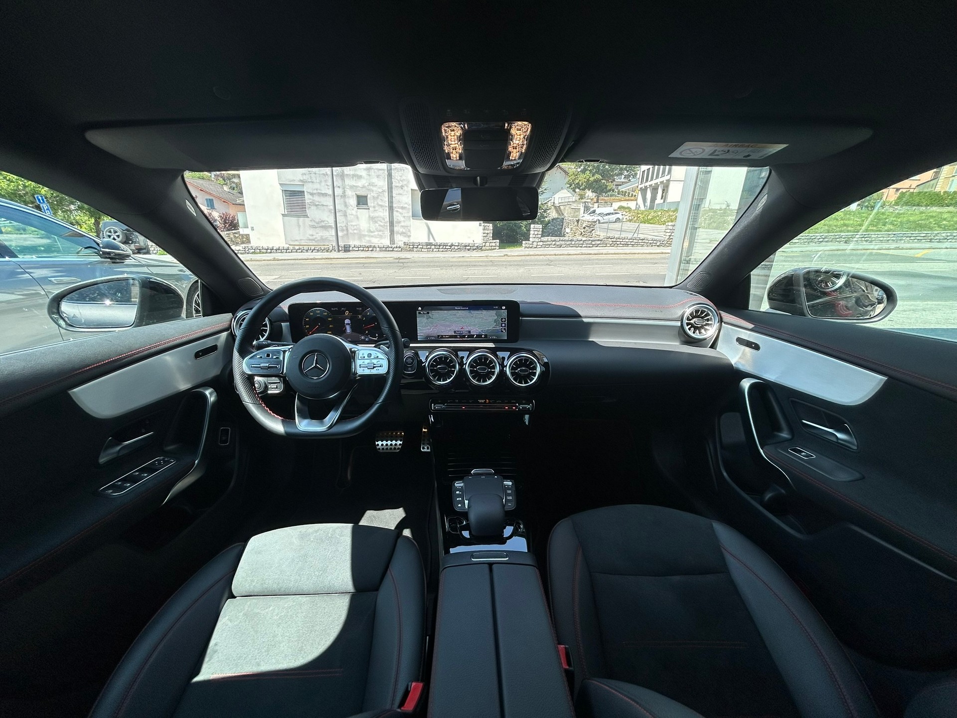 MERCEDES-BENZ CLA Shooting Brake 250 4Matic AMG Line Swiss Star-image-9