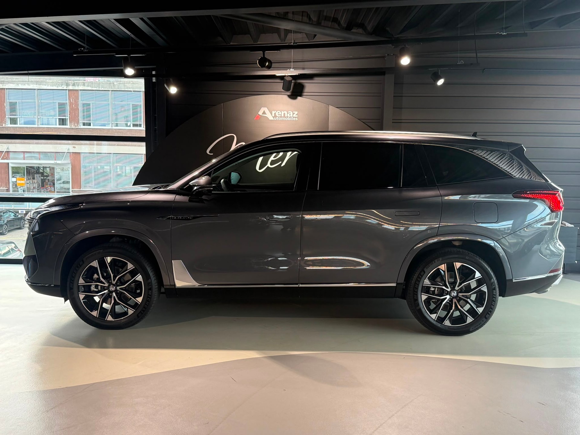 MG S9 1.5 TGDI PHEV Premium-showroom-element-3
