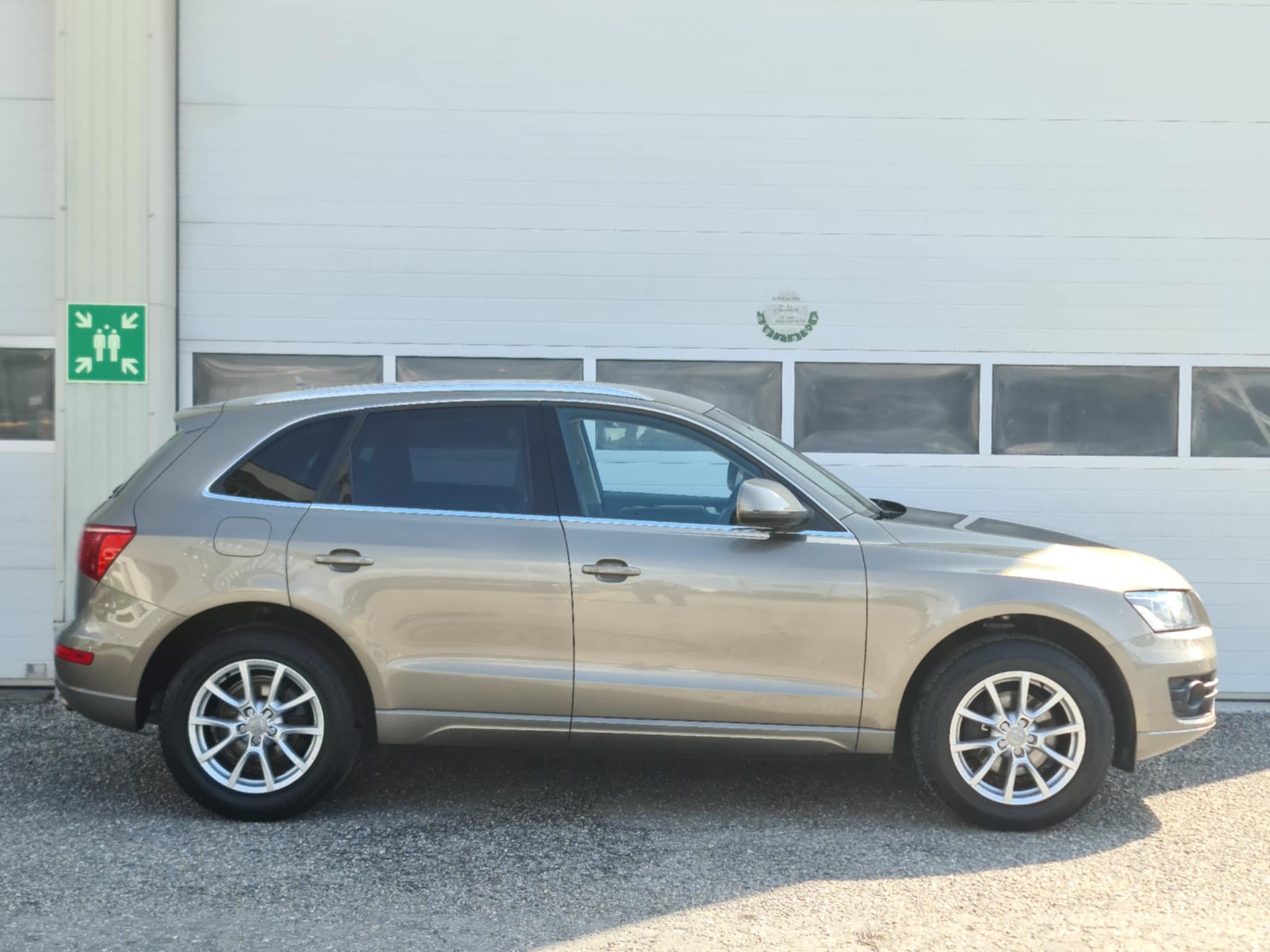 AUDI Q5 2.0 TFSI quattro S-tronic-image-5