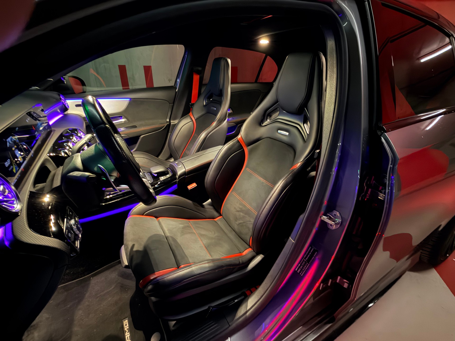 MERCEDES-BENZ A 35 AMG 4matic-image-8