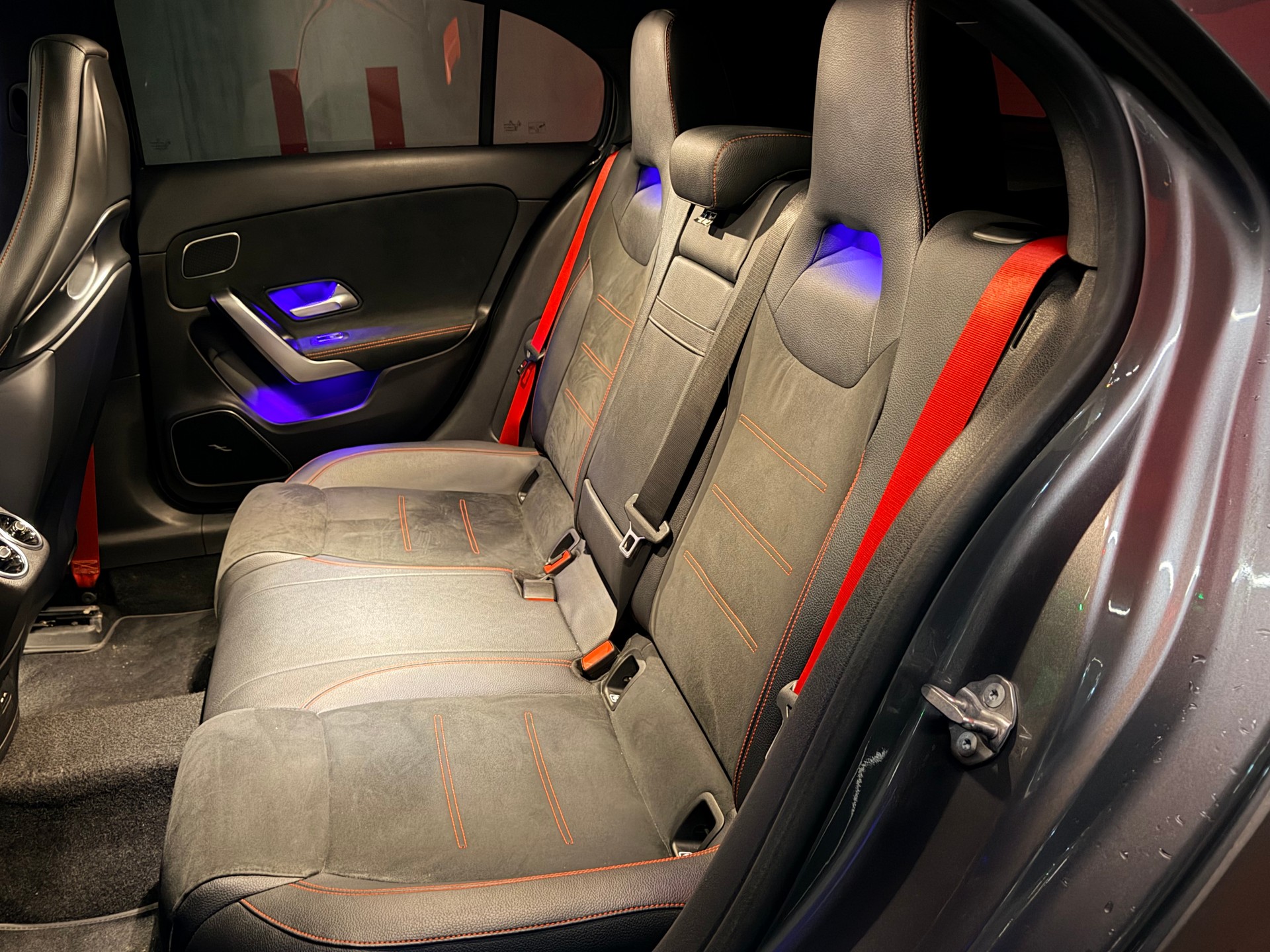 MERCEDES-BENZ A 35 AMG 4matic-image-12