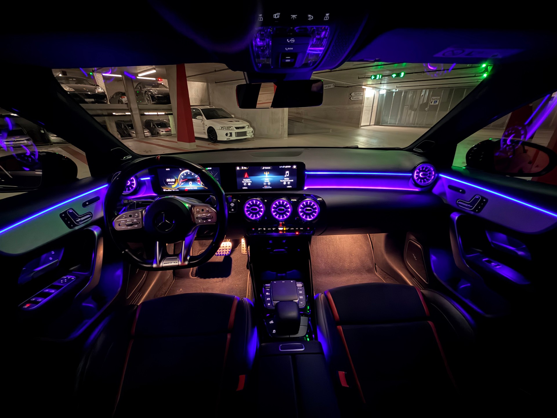 MERCEDES-BENZ A 35 AMG 4matic-image-7