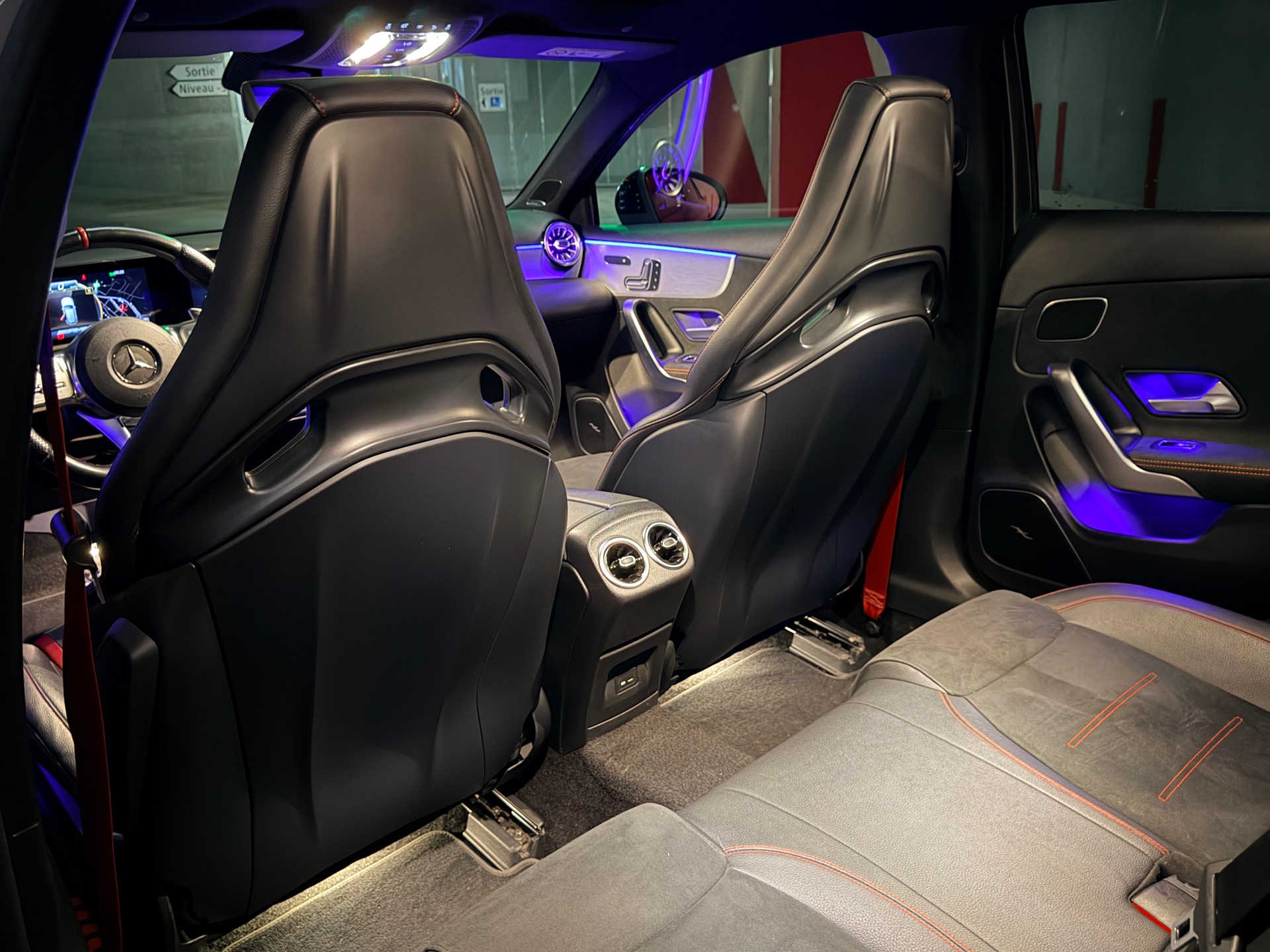 MERCEDES-BENZ A 35 AMG 4matic-image-11