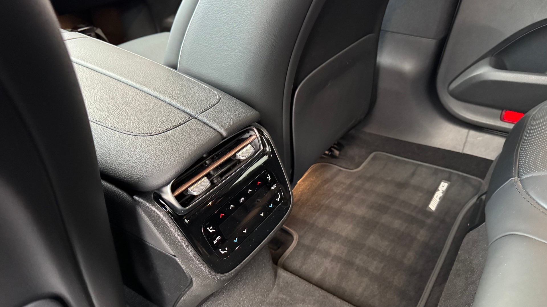 MERCEDES-BENZ EQE 43 AMG 4 Matic-image-21
