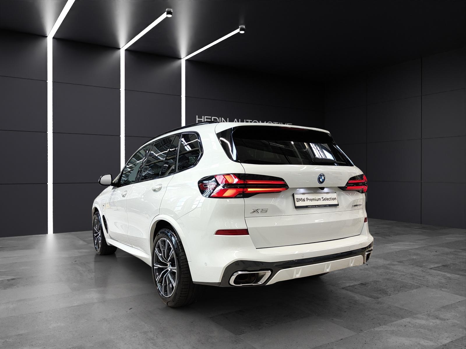 BMW X5 50e xDrive Attraktiven Leasingzinssatz ab 1,9 % bei Abschluss einer BMW Fahrzeugversicherung.-showroom-element-3