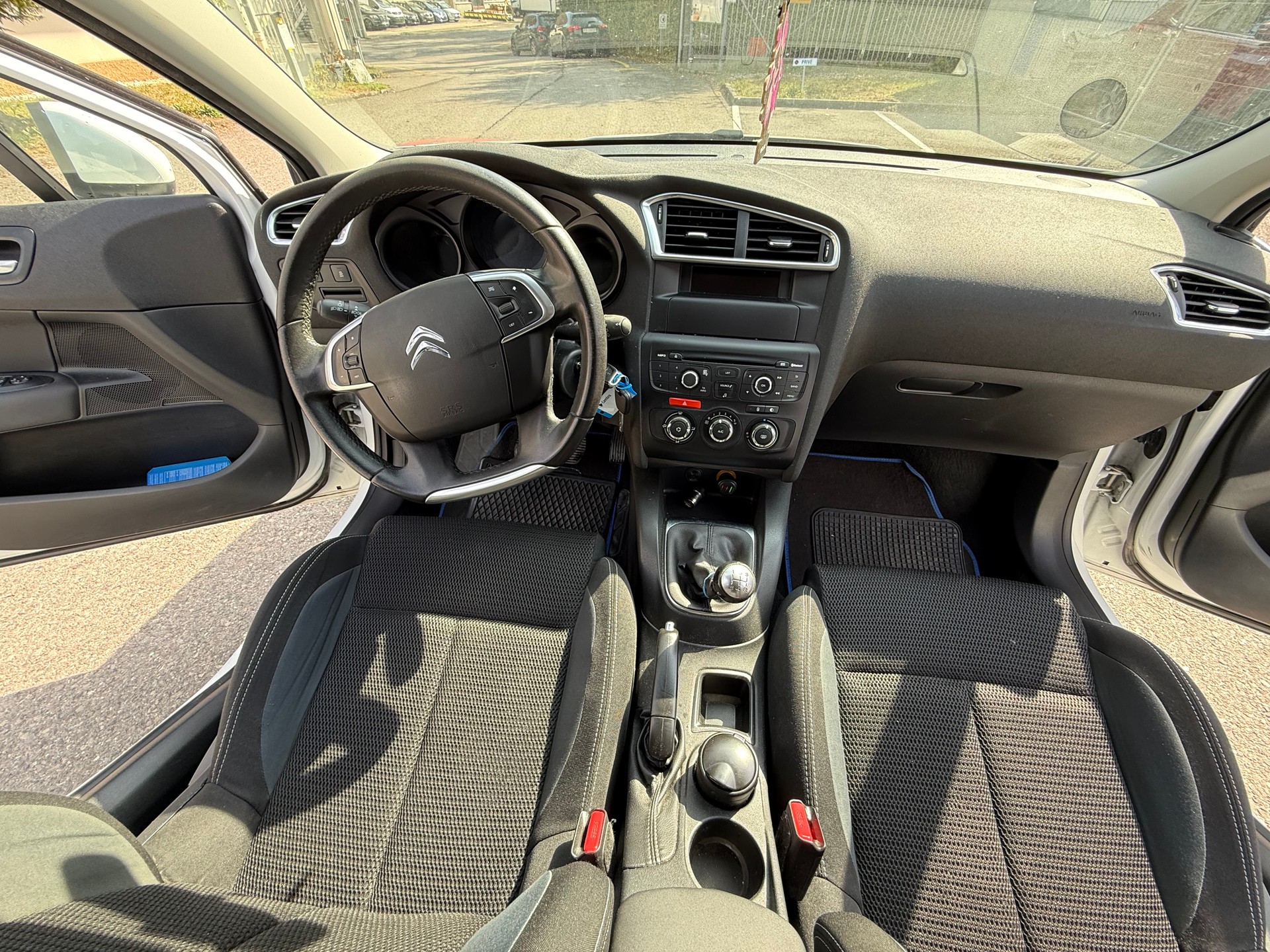 CITROEN C4 1.2 Pure Tech Feel Edition-image-22