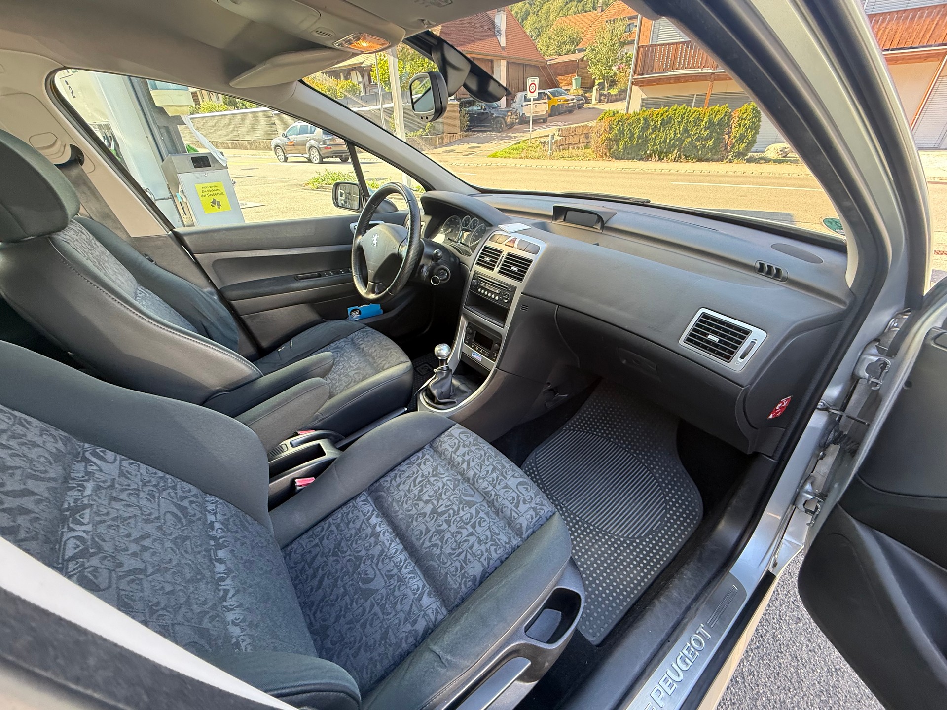 PEUGEOT 307 1.6 16V XS-image-10