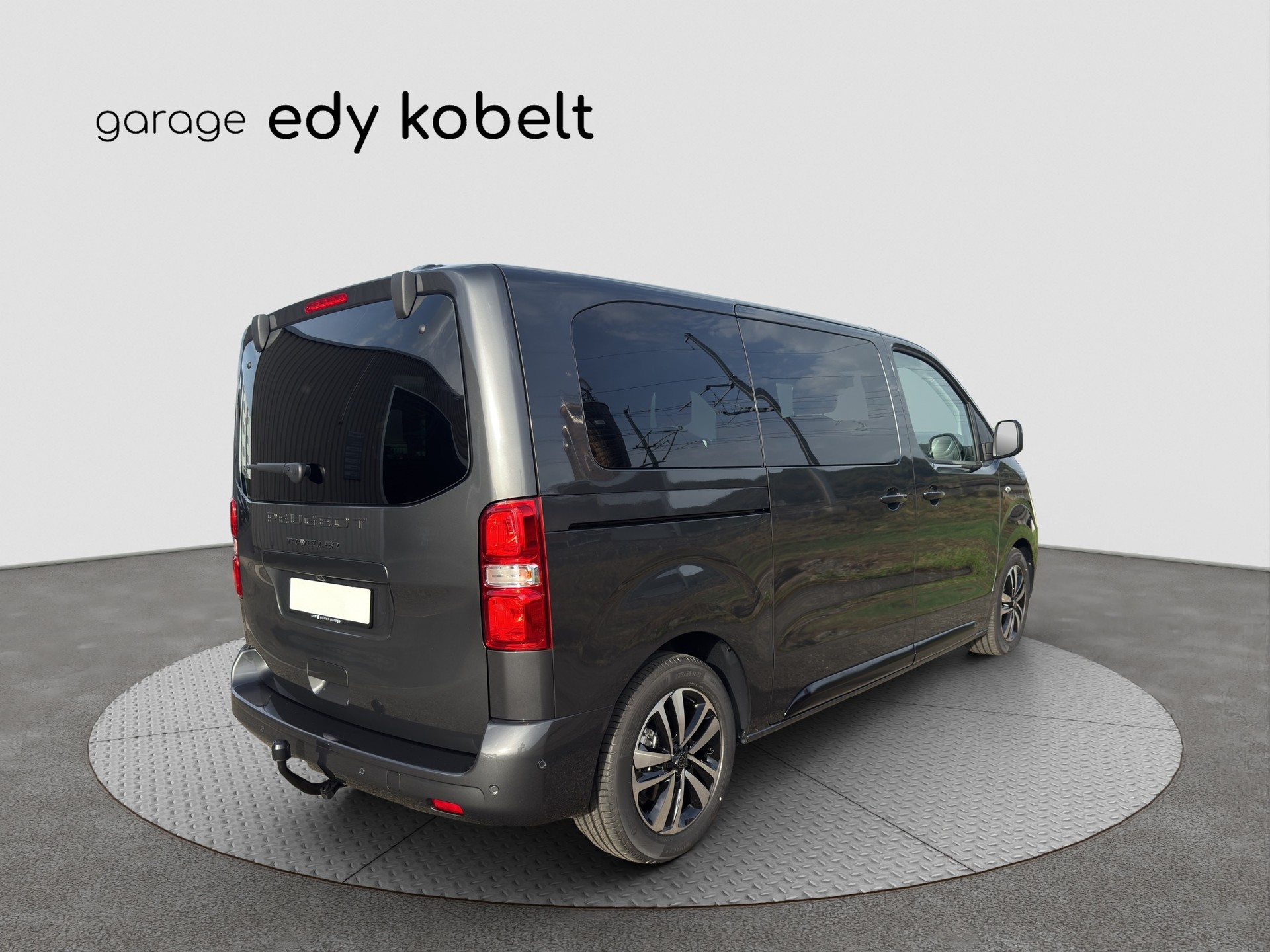 PEUGEOT Traveller 2.2 BlueHDi Family Edition Standard EAT8-image-21