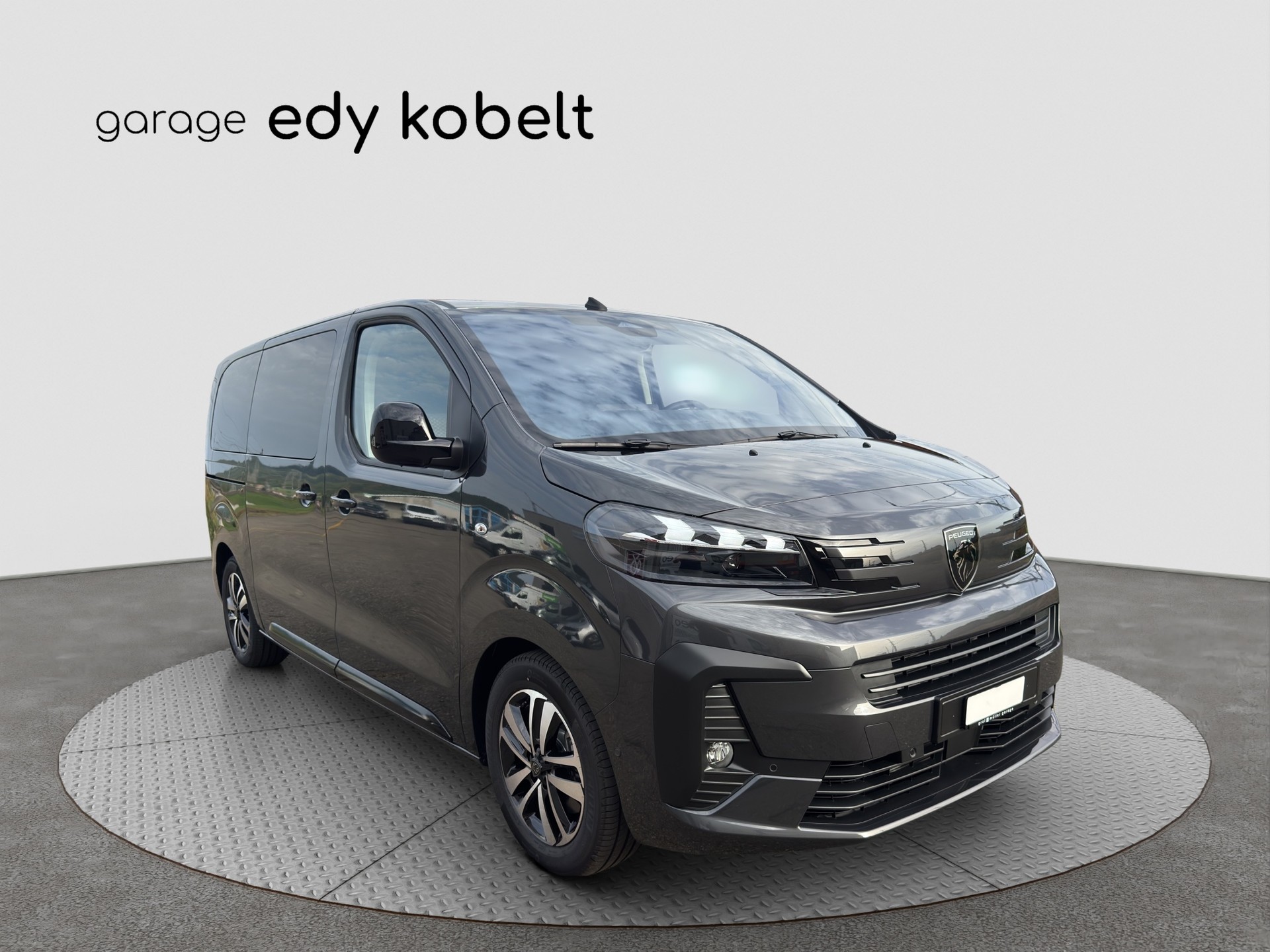 PEUGEOT Traveller 2.2 BlueHDi Family Edition Standard EAT8-image-23