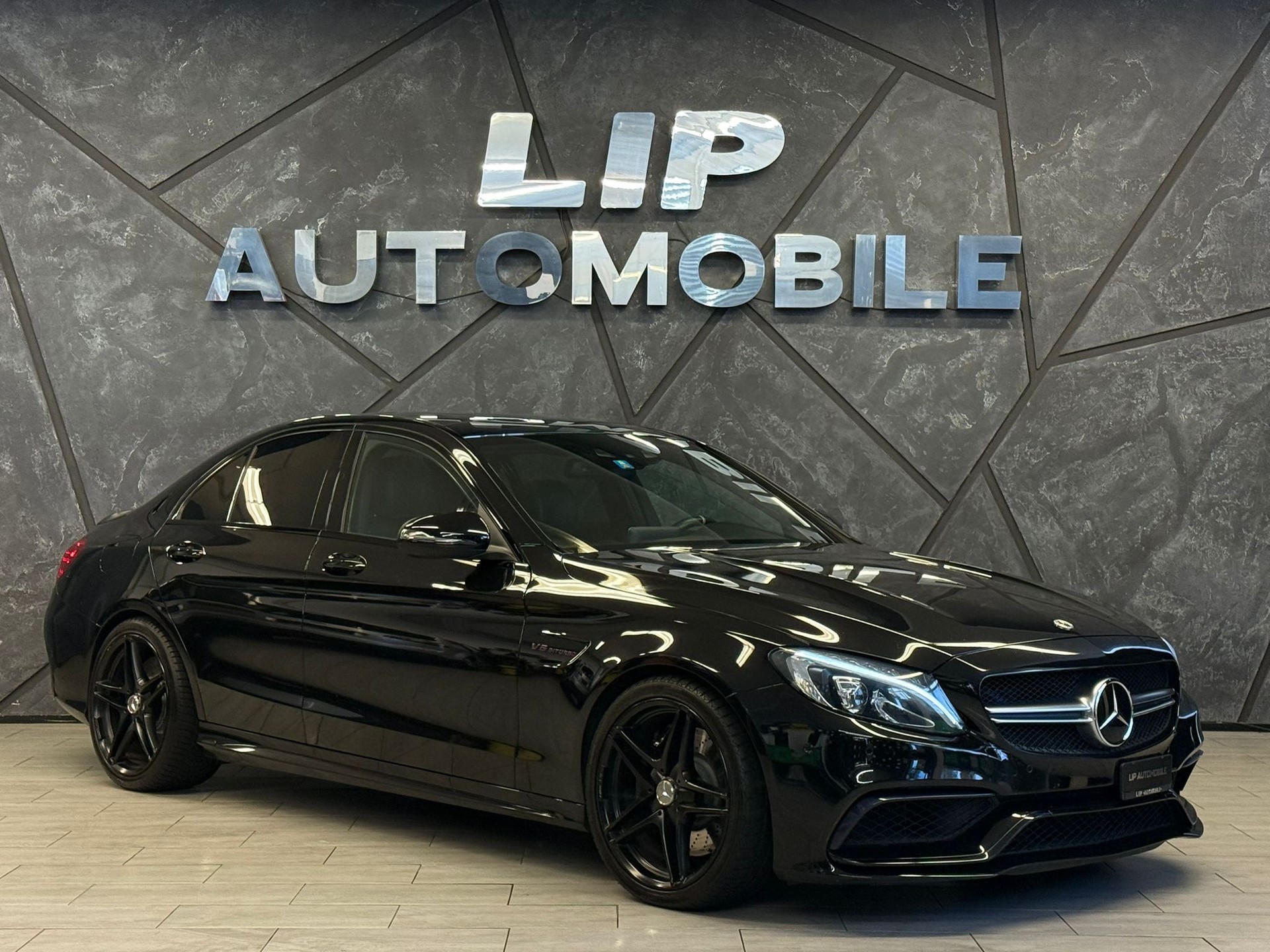 MERCEDES-BENZ C 63 AMG Speedshift-showroom-element-2