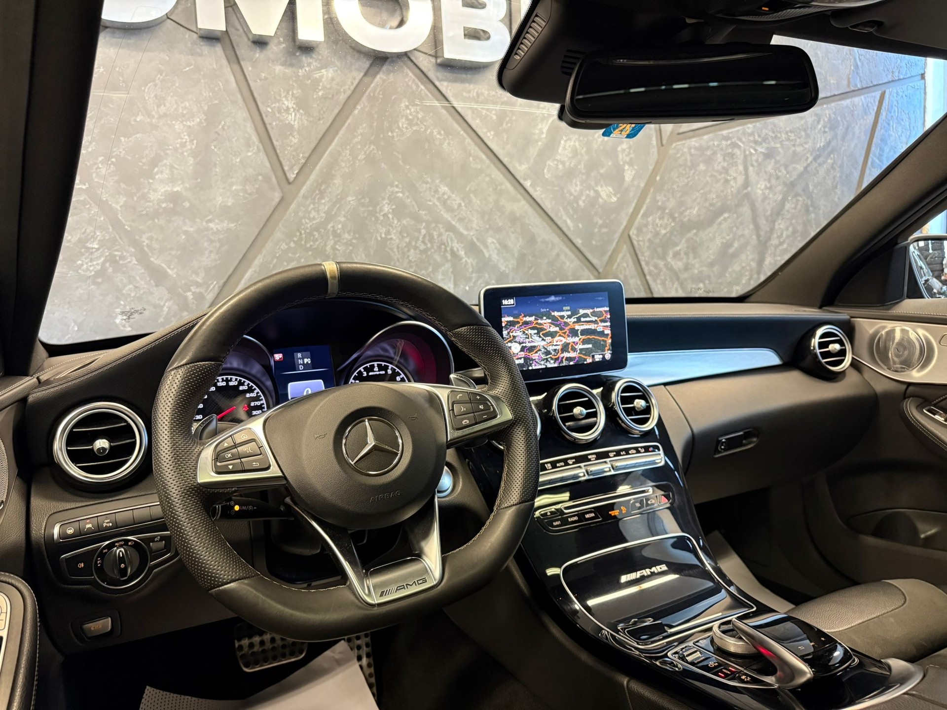 MERCEDES-BENZ C 63 AMG Speedshift-image-9