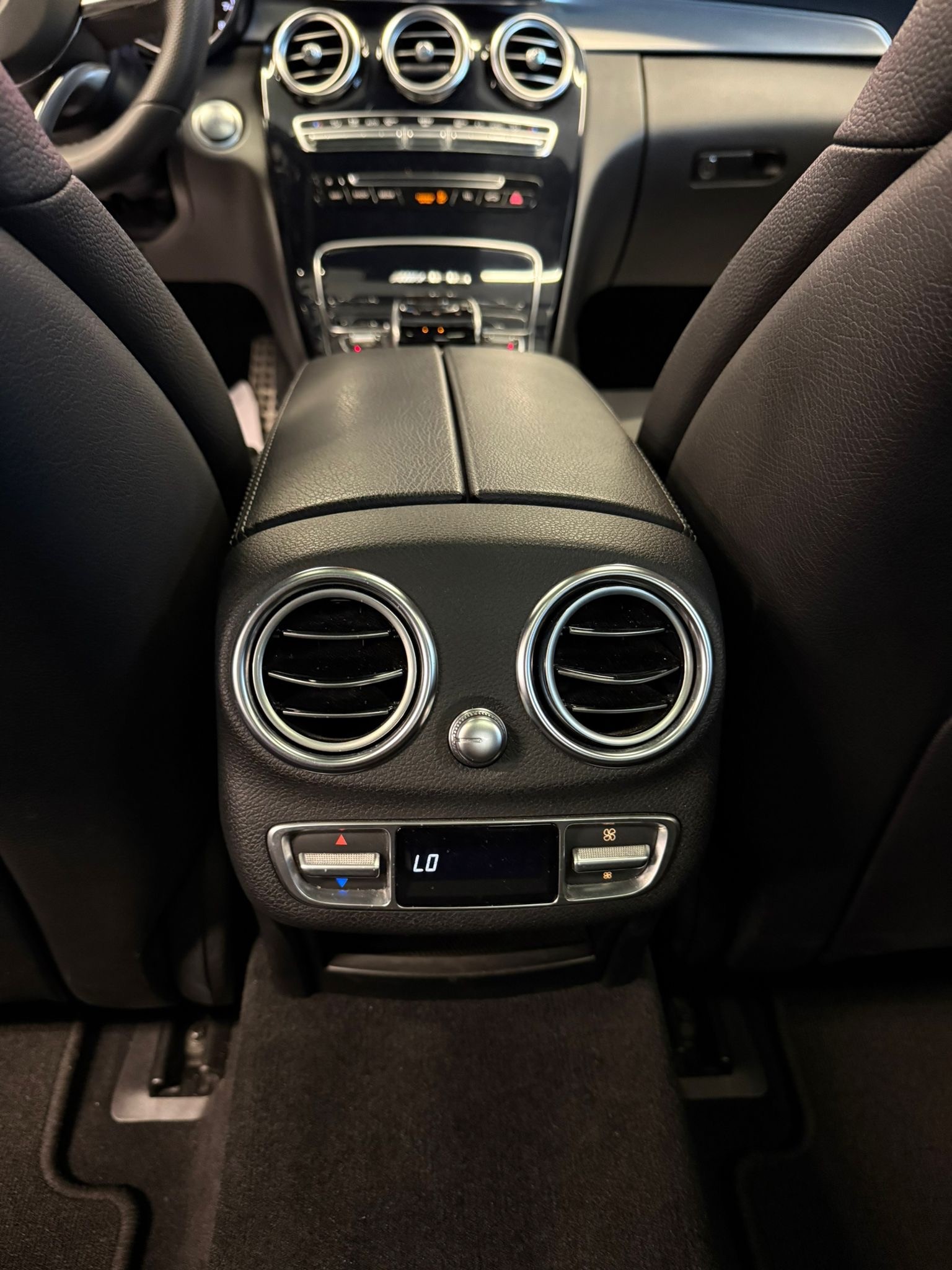 MERCEDES-BENZ C 63 AMG Speedshift-image-15