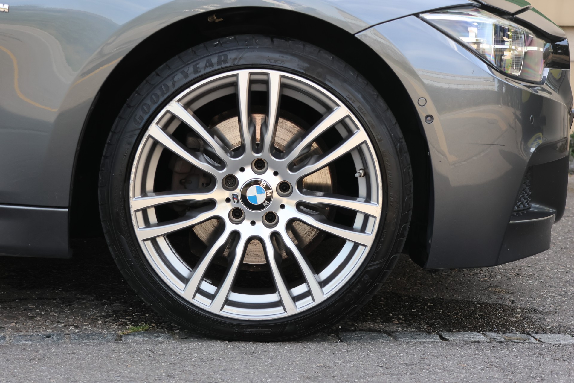 BMW 330d xDrive Touring Edition M Sport Steptronic (CH)-image-4