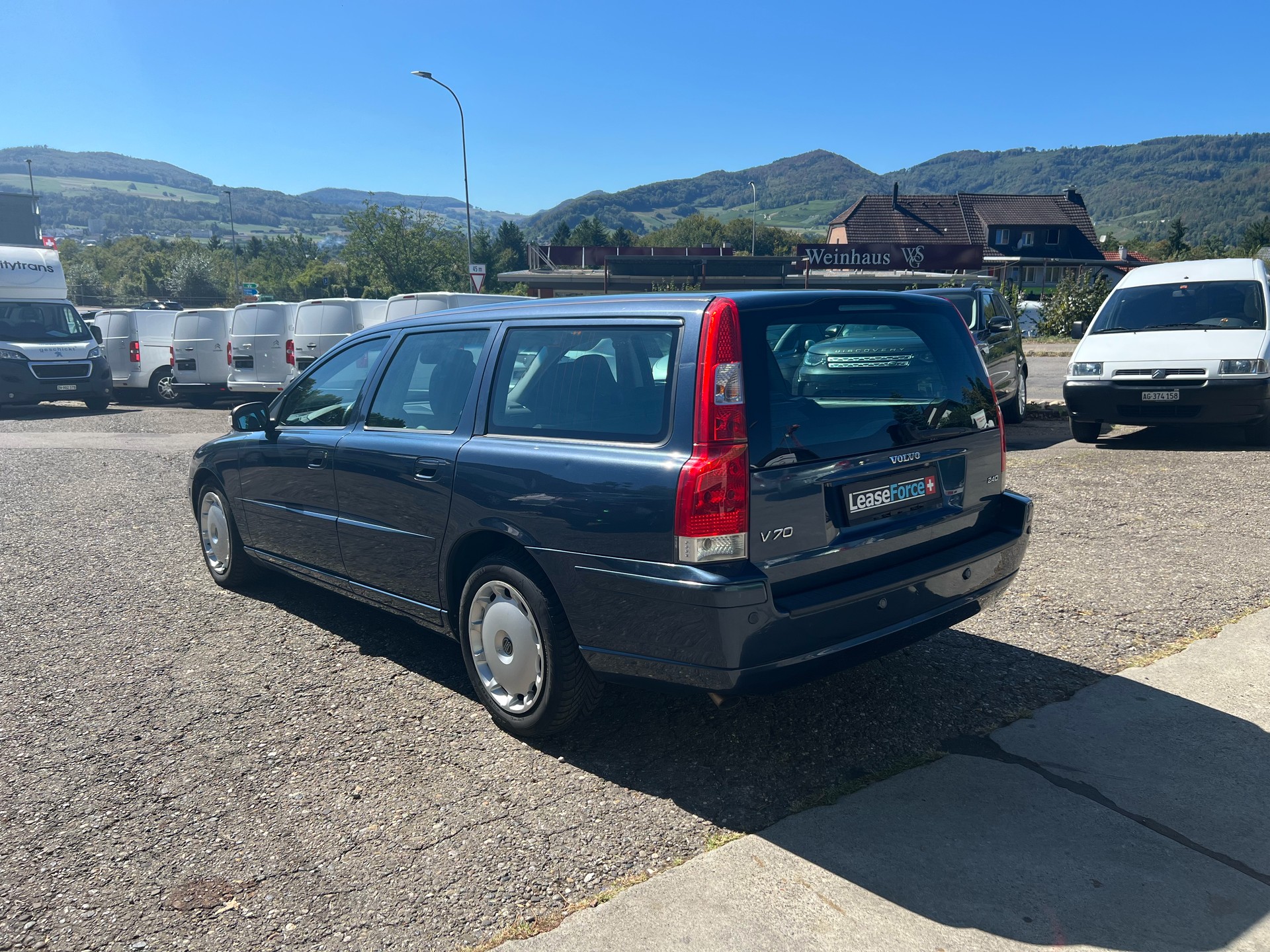 VOLVO V70 2.4D Momentum Geartronic-image-2