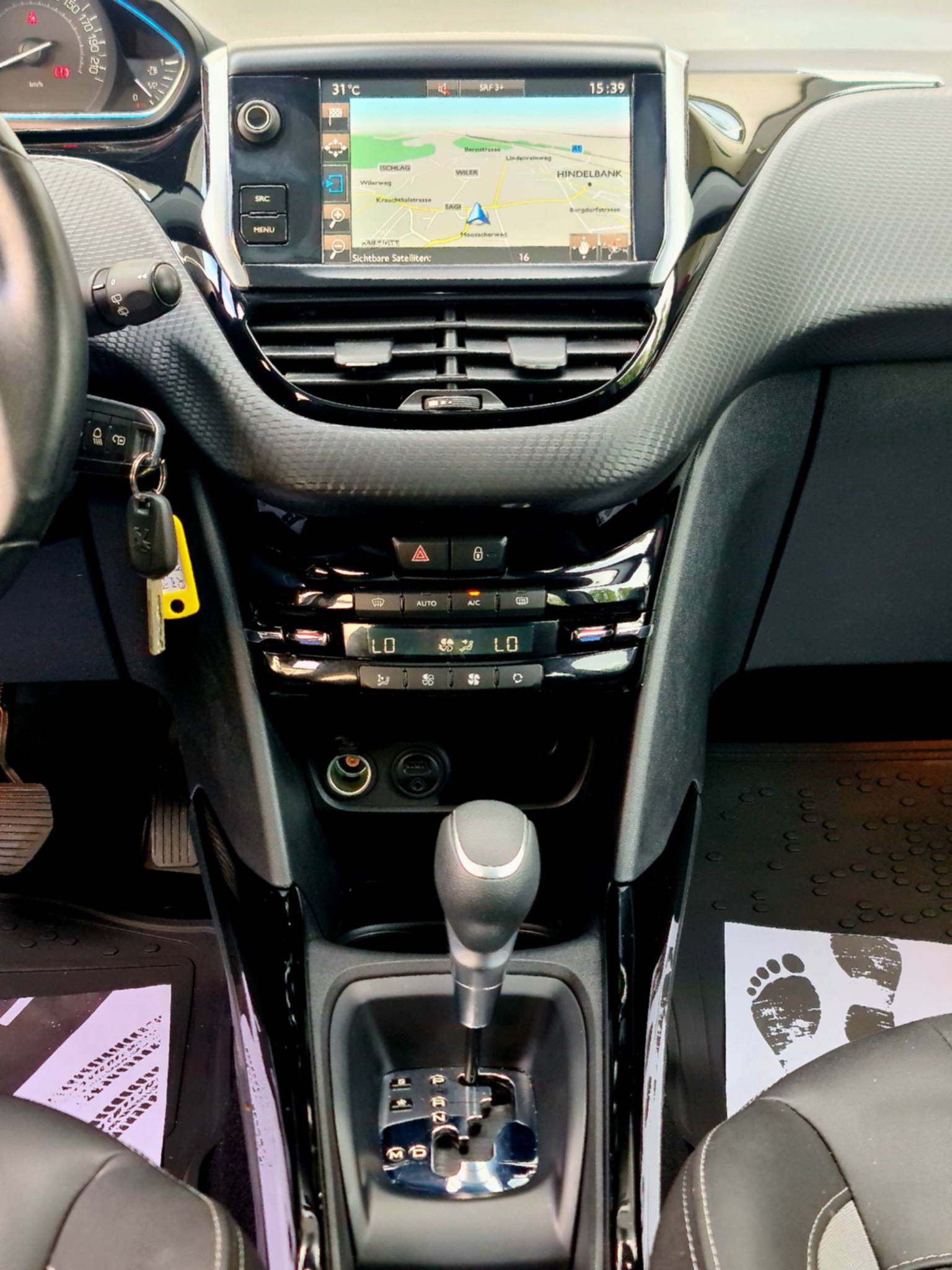 PEUGEOT 2008 1.2 PureTech Active EAT6-image-21
