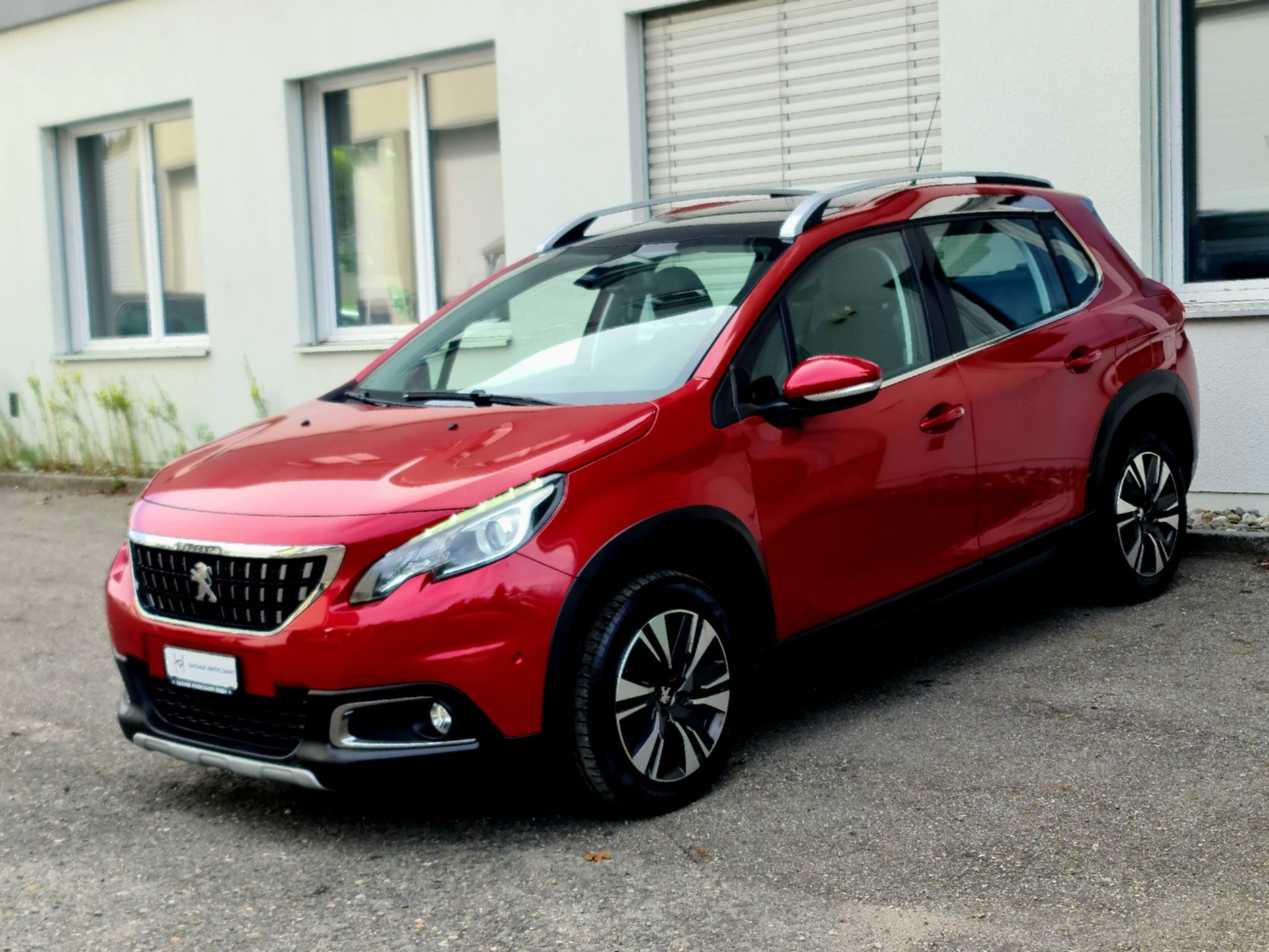 PEUGEOT 2008 1.2 PureTech Active EAT6-image-4
