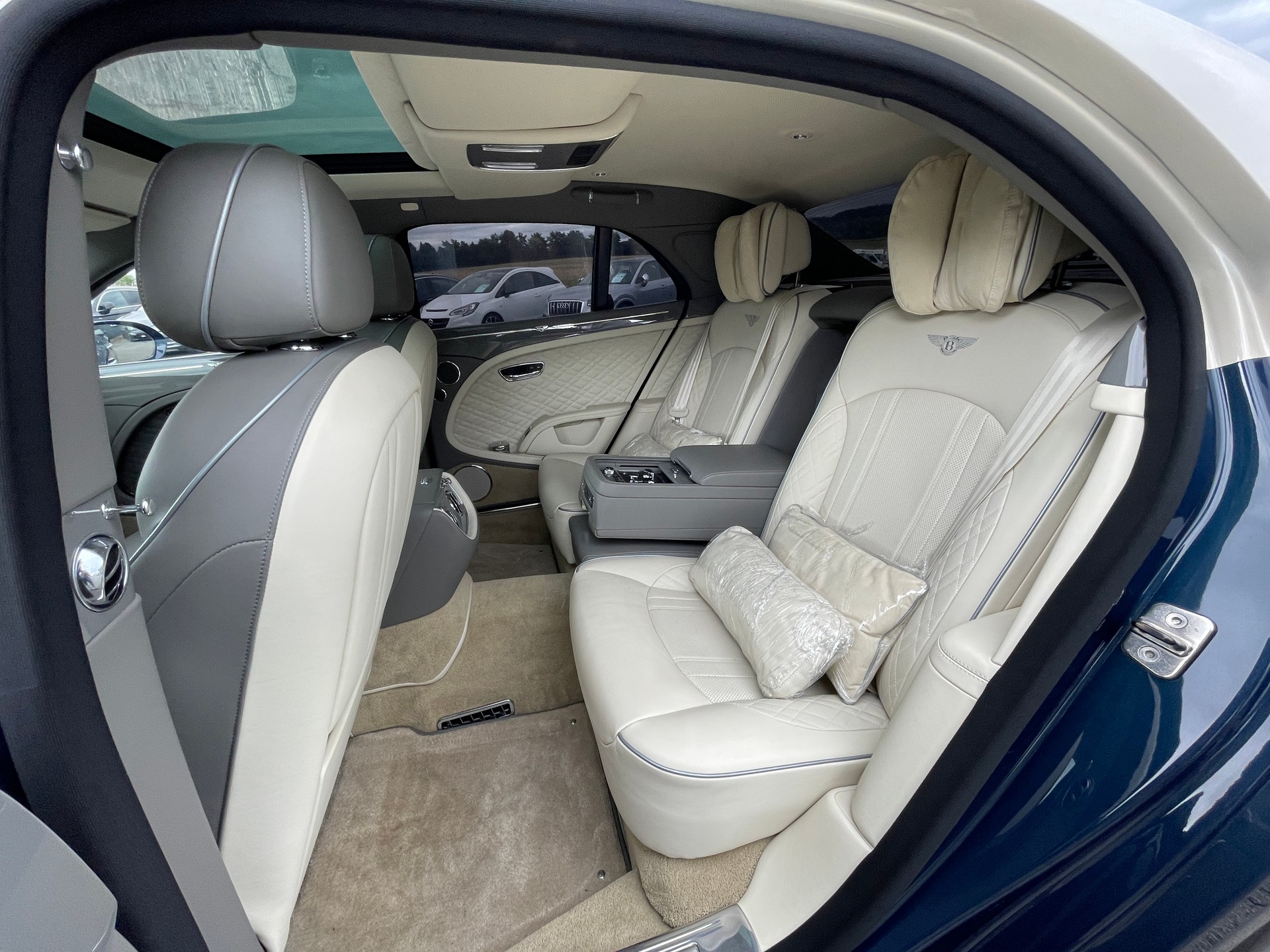 BENTLEY Mulsanne Speed*1 of 50-image-12