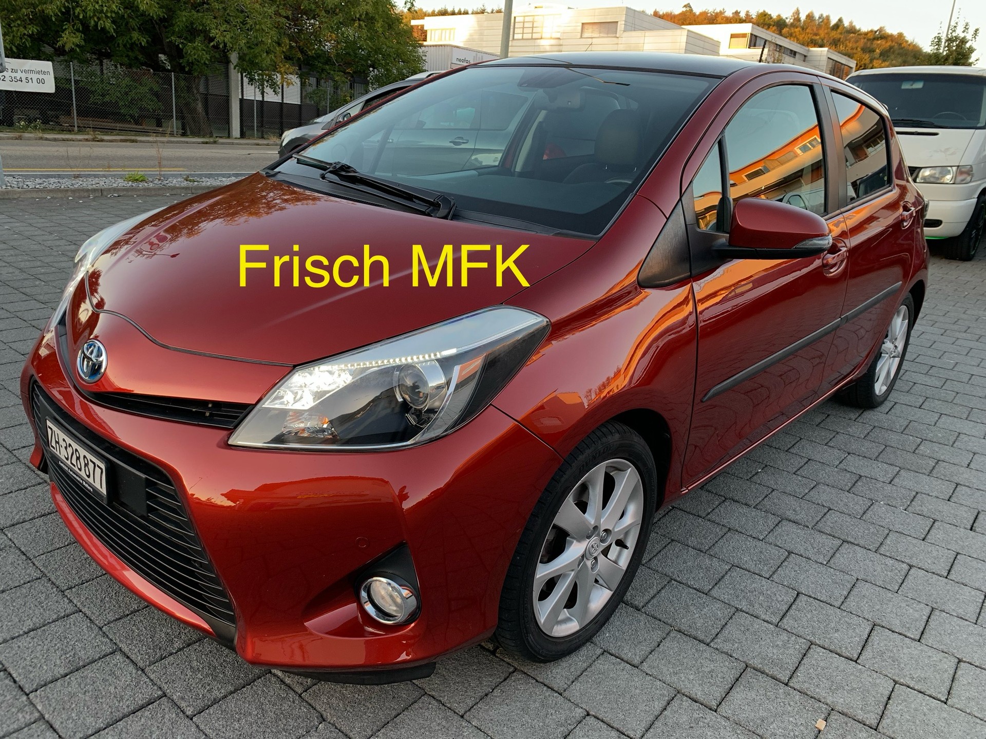 TOYOTA Yaris 1.5 VVT-i Hybrid Sol Premium CVT