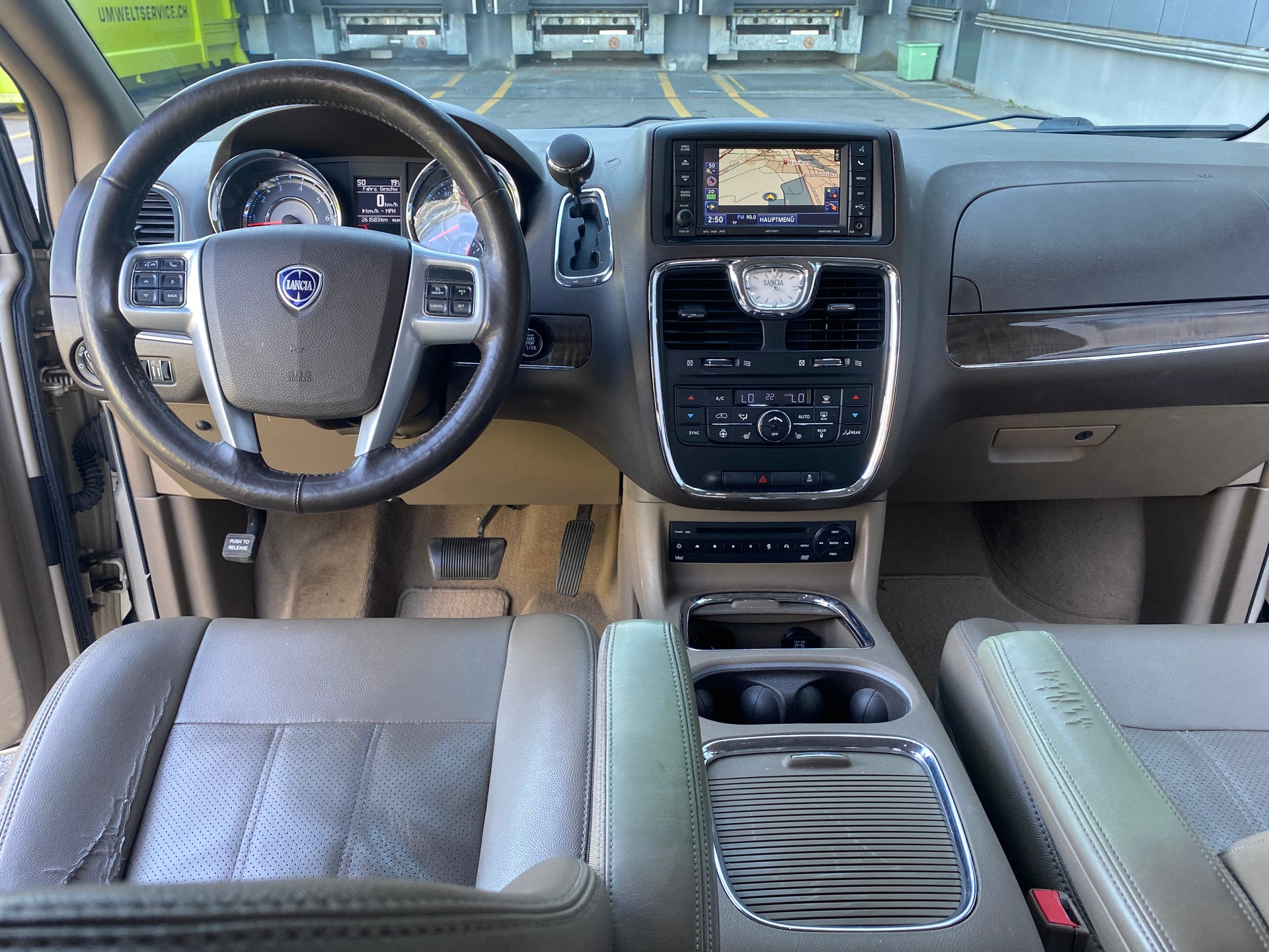 LANCIA Voyager 3.6 V6 Platinum Automatic-image-12