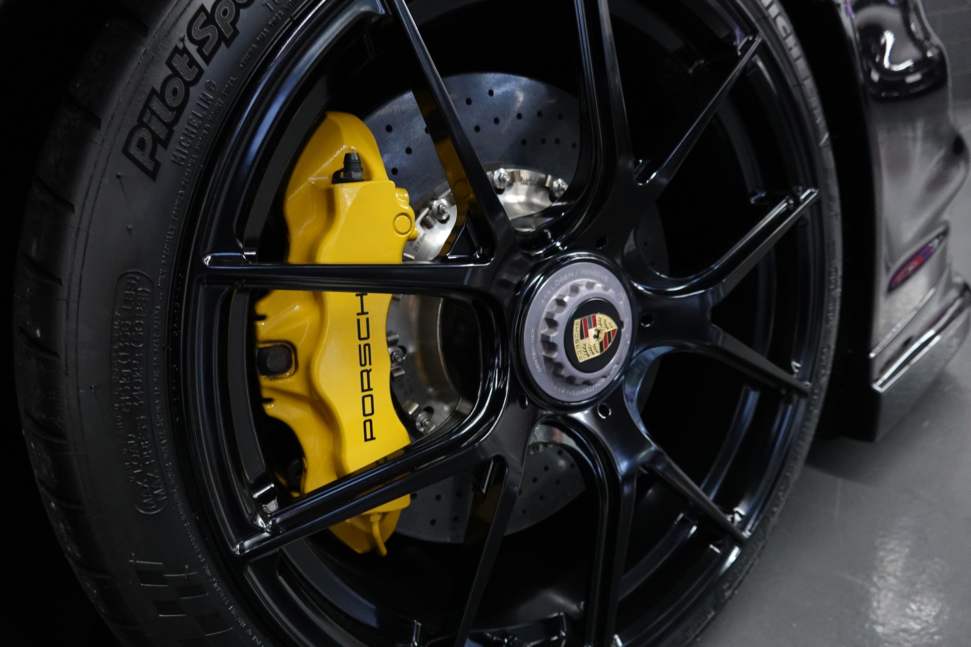 PORSCHE 911 TURBO S 997.2 PDK BLACK CH-FZ AKRAPOVIC KW-V3-image-22