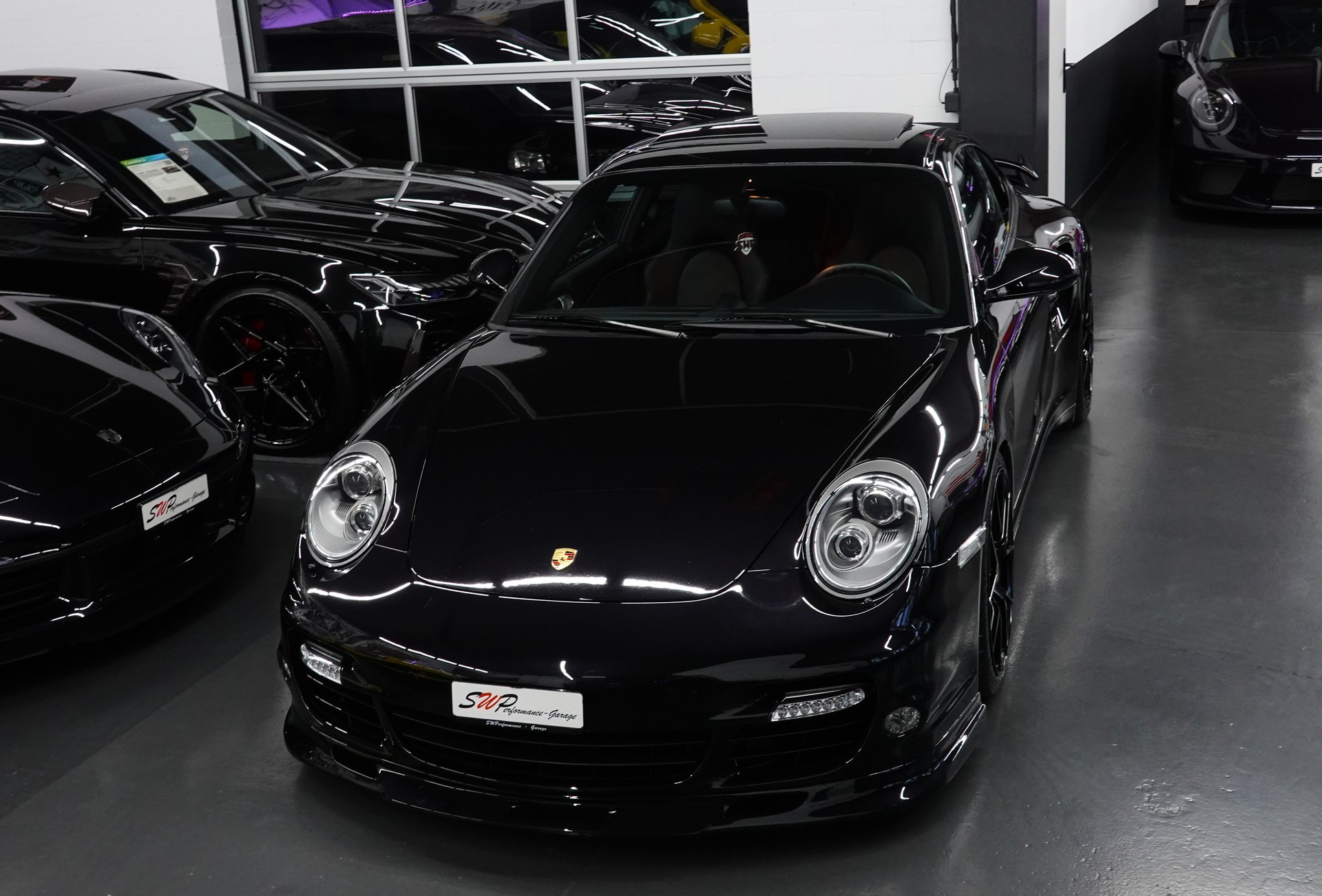PORSCHE 911 TURBO S 997.2 PDK BLACK CH-FZ AKRAPOVIC KW-V3-showroom-element-3