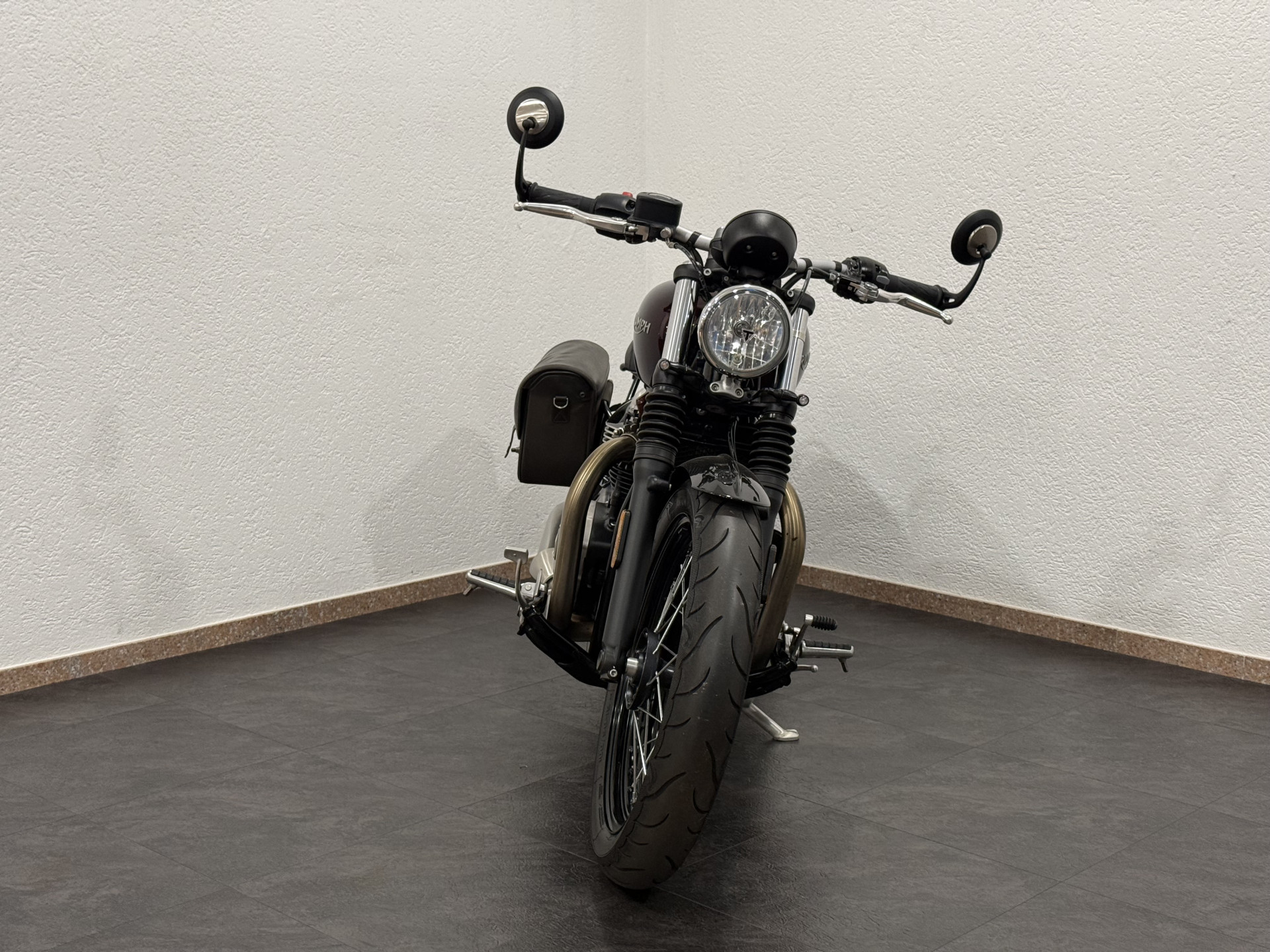 TRIUMPH Bonneville Bobber 1200-image-1