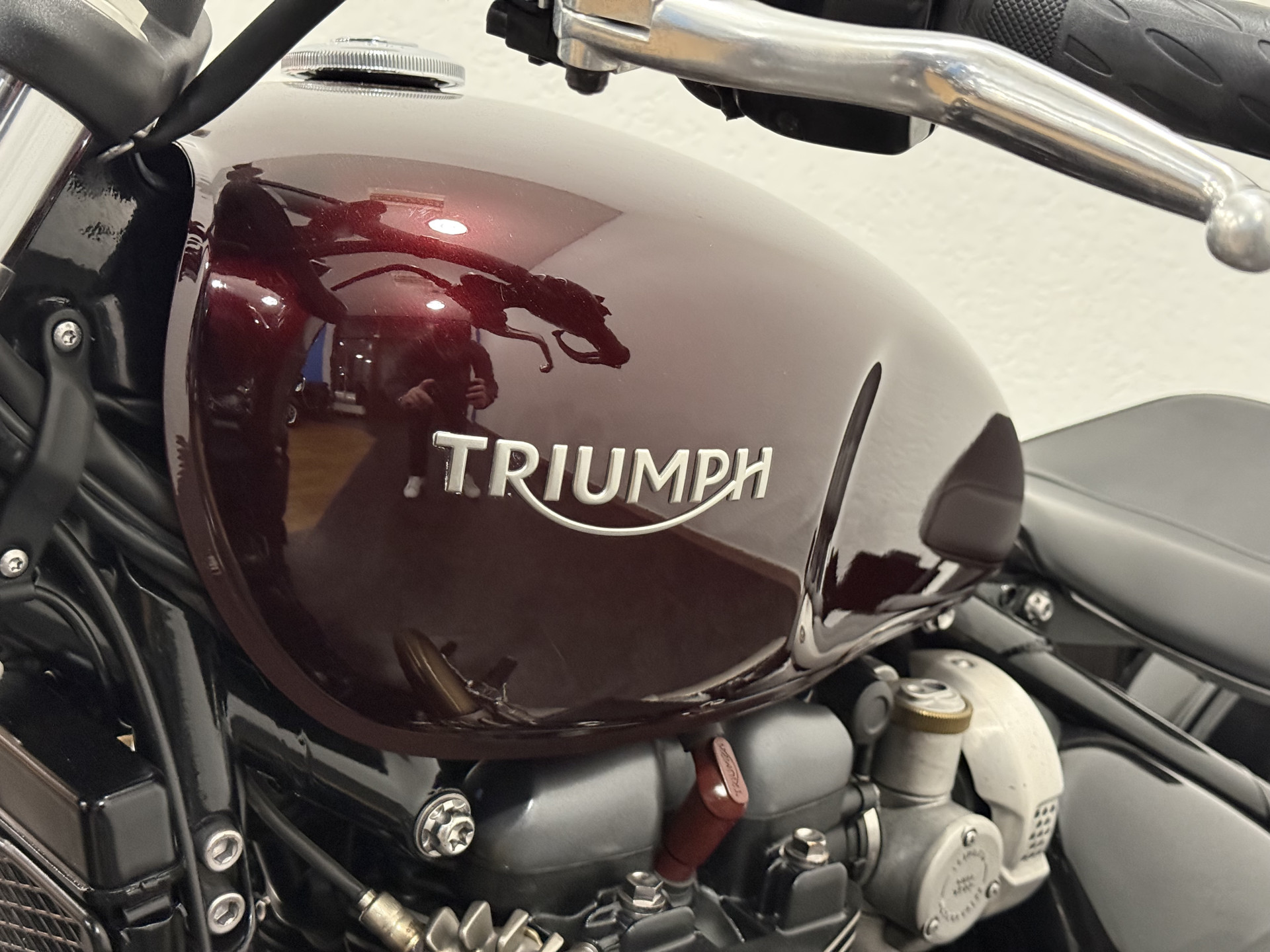 TRIUMPH Bonneville Bobber 1200-image-4