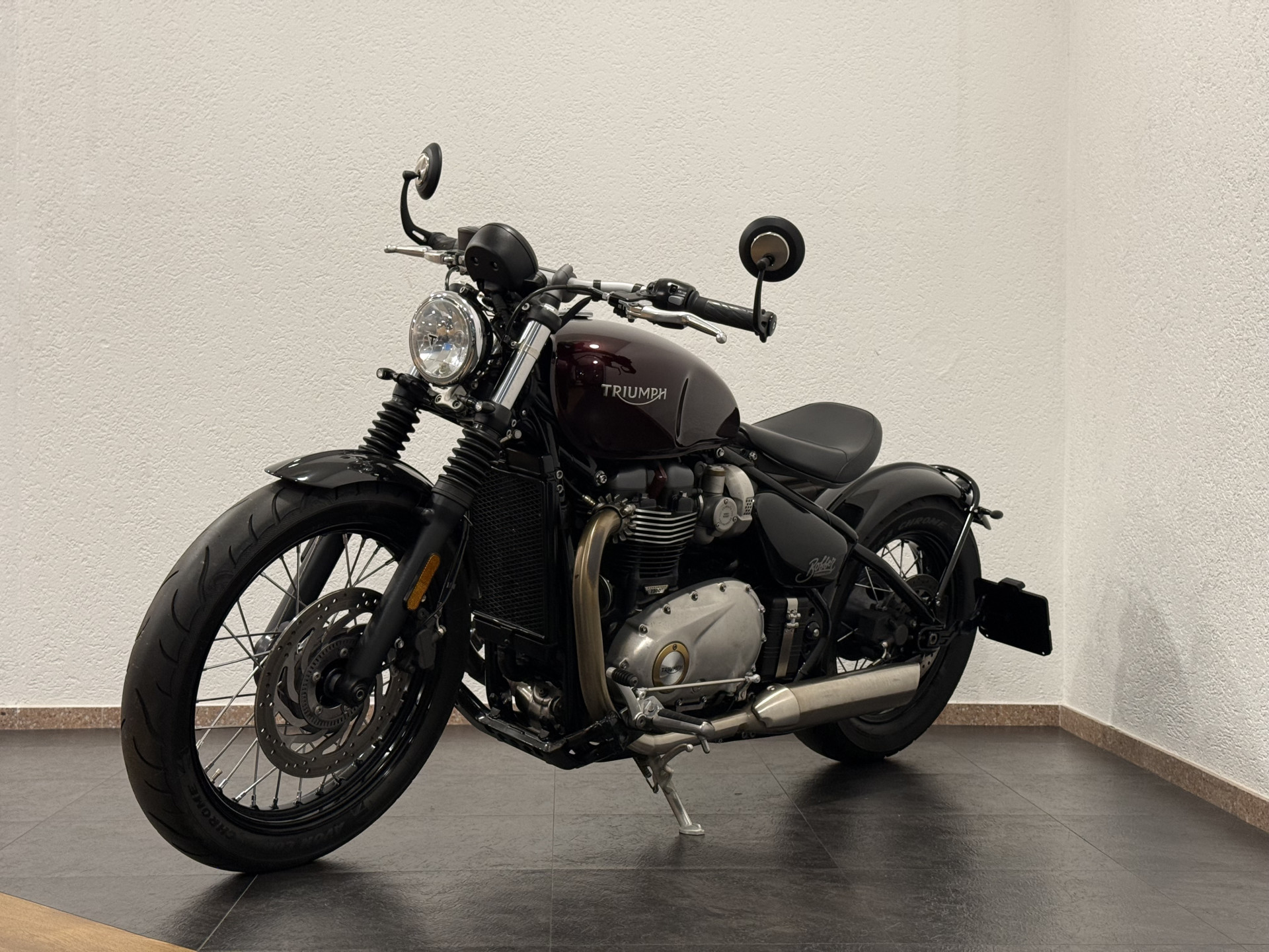 TRIUMPH Bonneville Bobber 1200-image-2