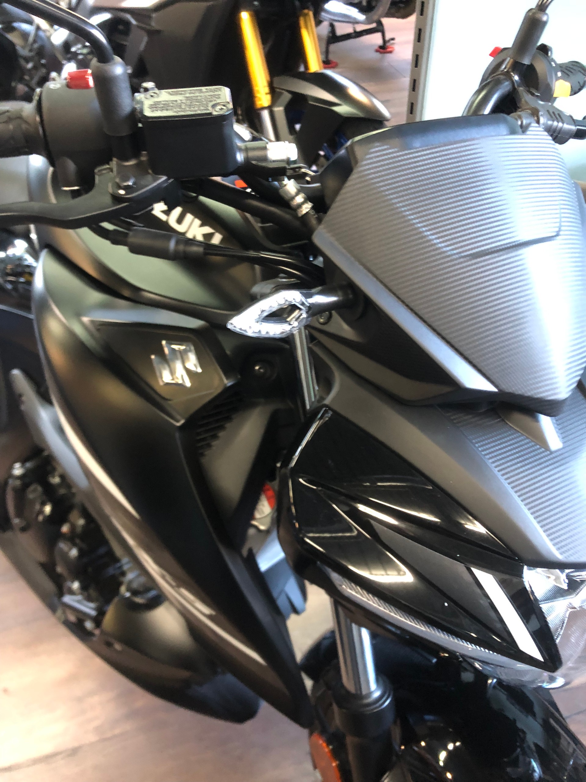 SUZUKI GSX-S 125-image-3