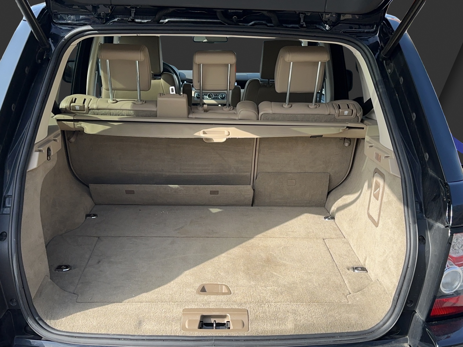 LAND ROVER Range Rover Sport 3.0 TDV6 HSE Automatic-image-11