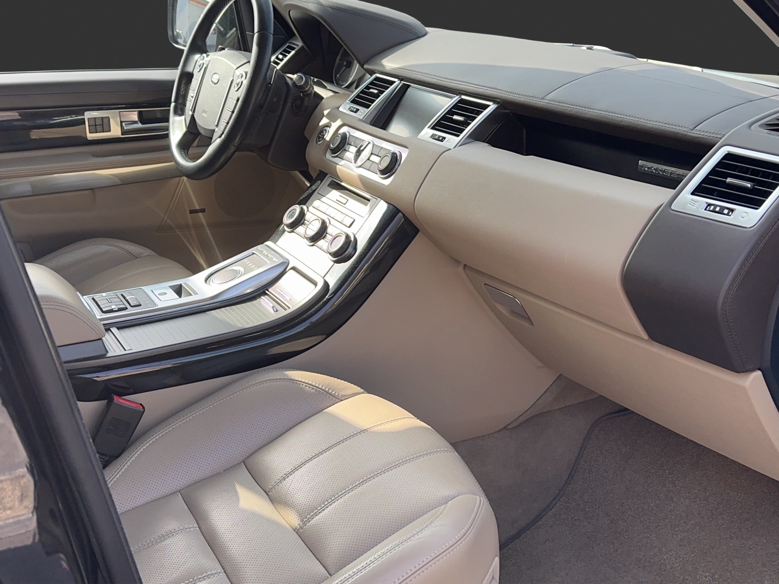 LAND ROVER Range Rover Sport 3.0 TDV6 HSE Automatic-image-9