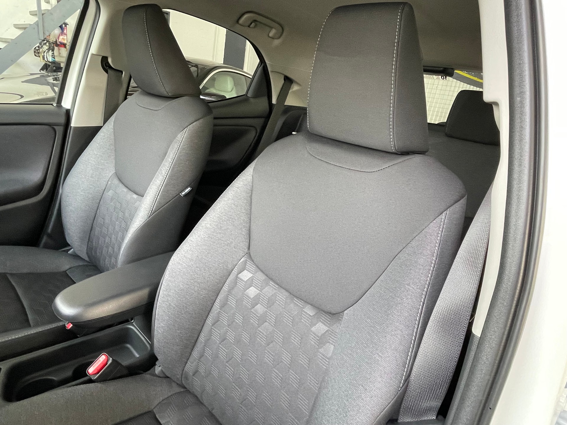 TOYOTA Yaris 1.5 Comfort e-CVT-image-7