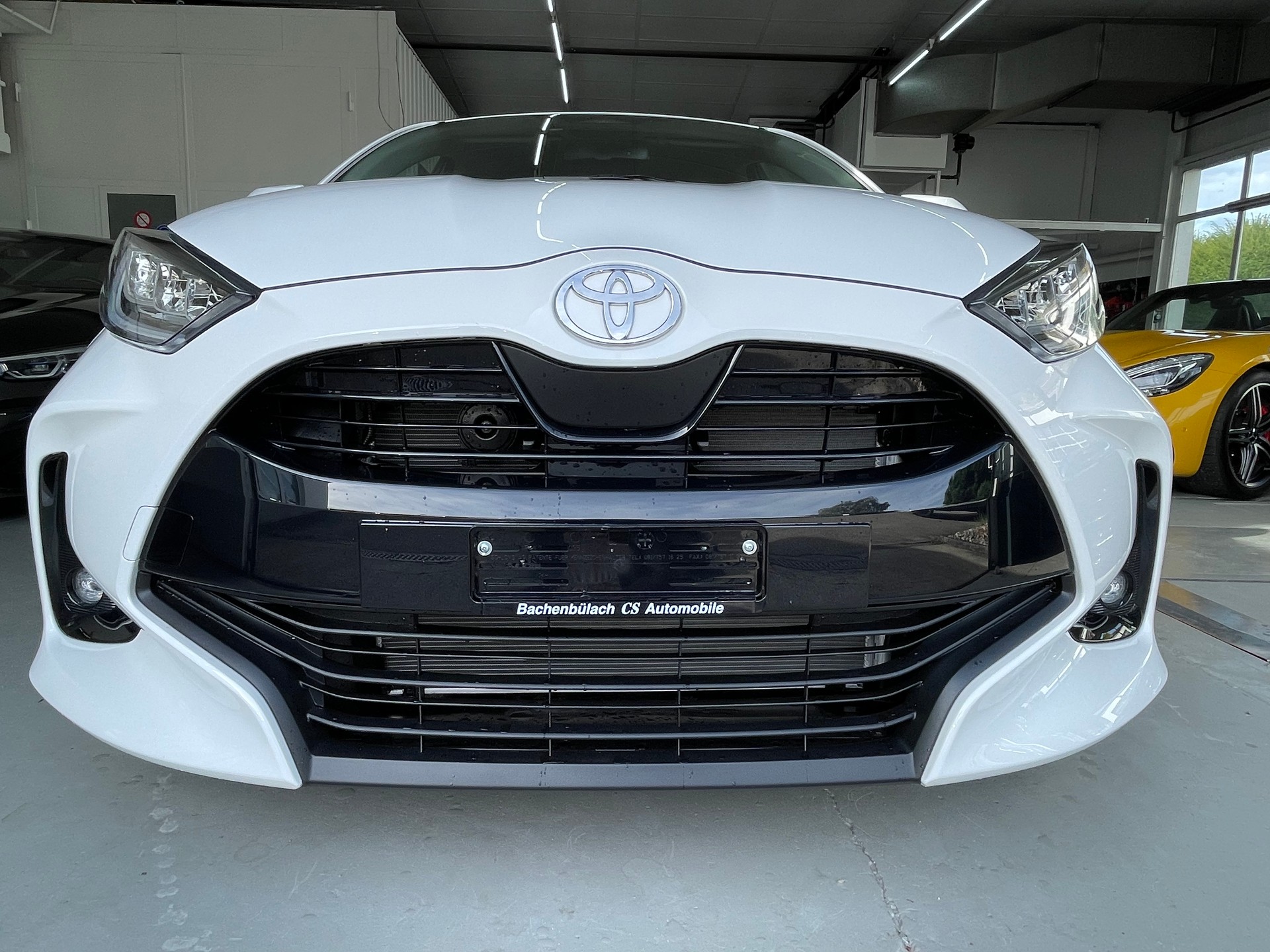 TOYOTA Yaris 1.5 Comfort e-CVT-image-5